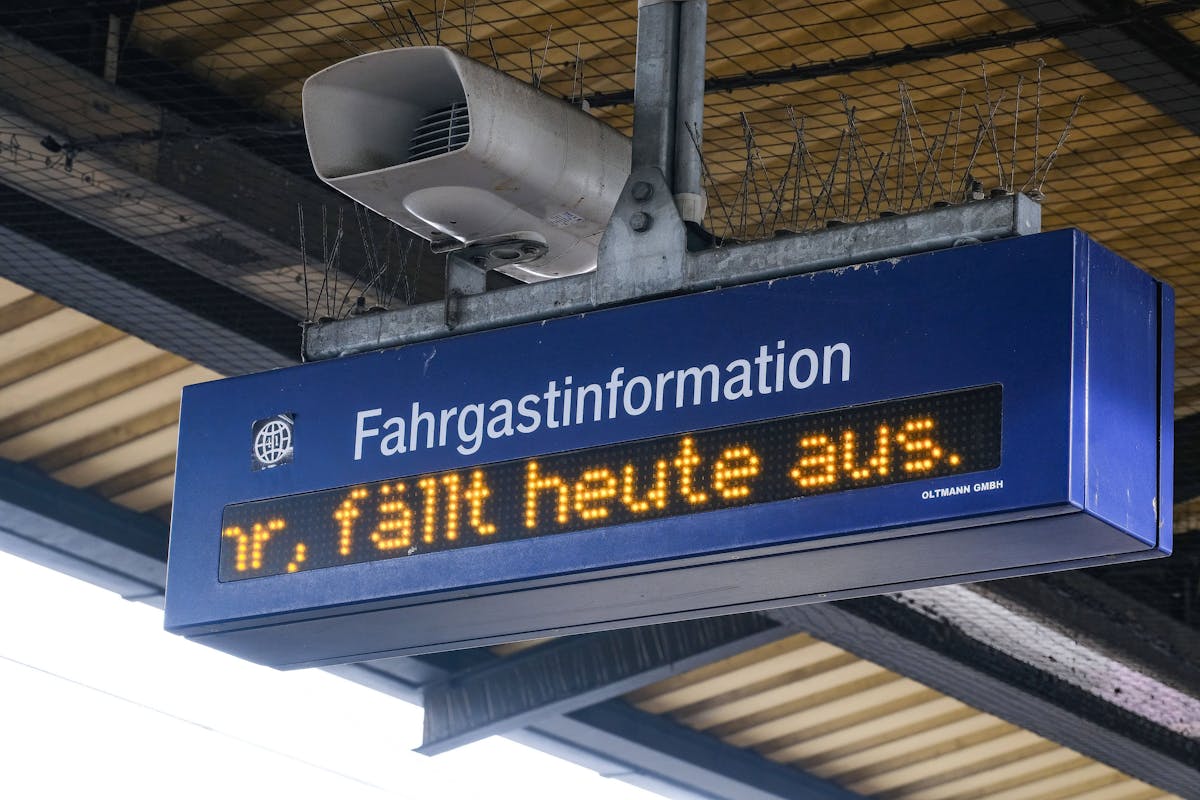 Über die Ausfälle und Verspätungen der Deutschen Bahn macht sich bereits die internationale Presse lustig.