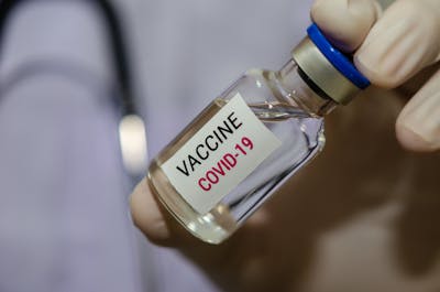 18,6 millions de vaccins Covid-19 ont fini à la poubelle