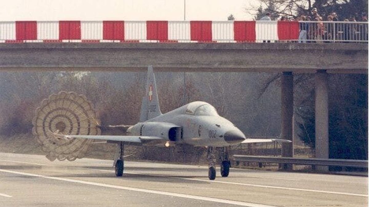 L'armée fermera l'A1 trois jours en juin pour tester ses avions