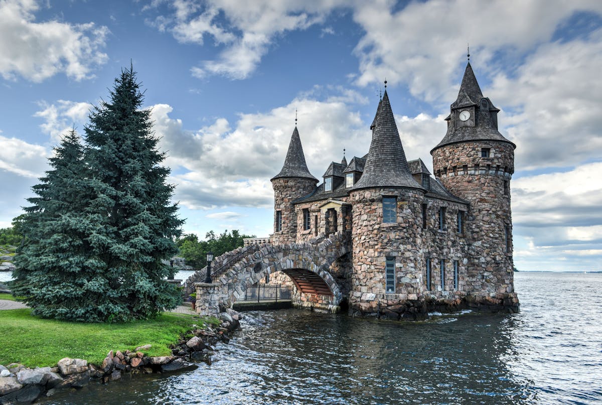In reality, this small castle is the boathouse of Bolt Castle, a property built by a hotelier for his wife.