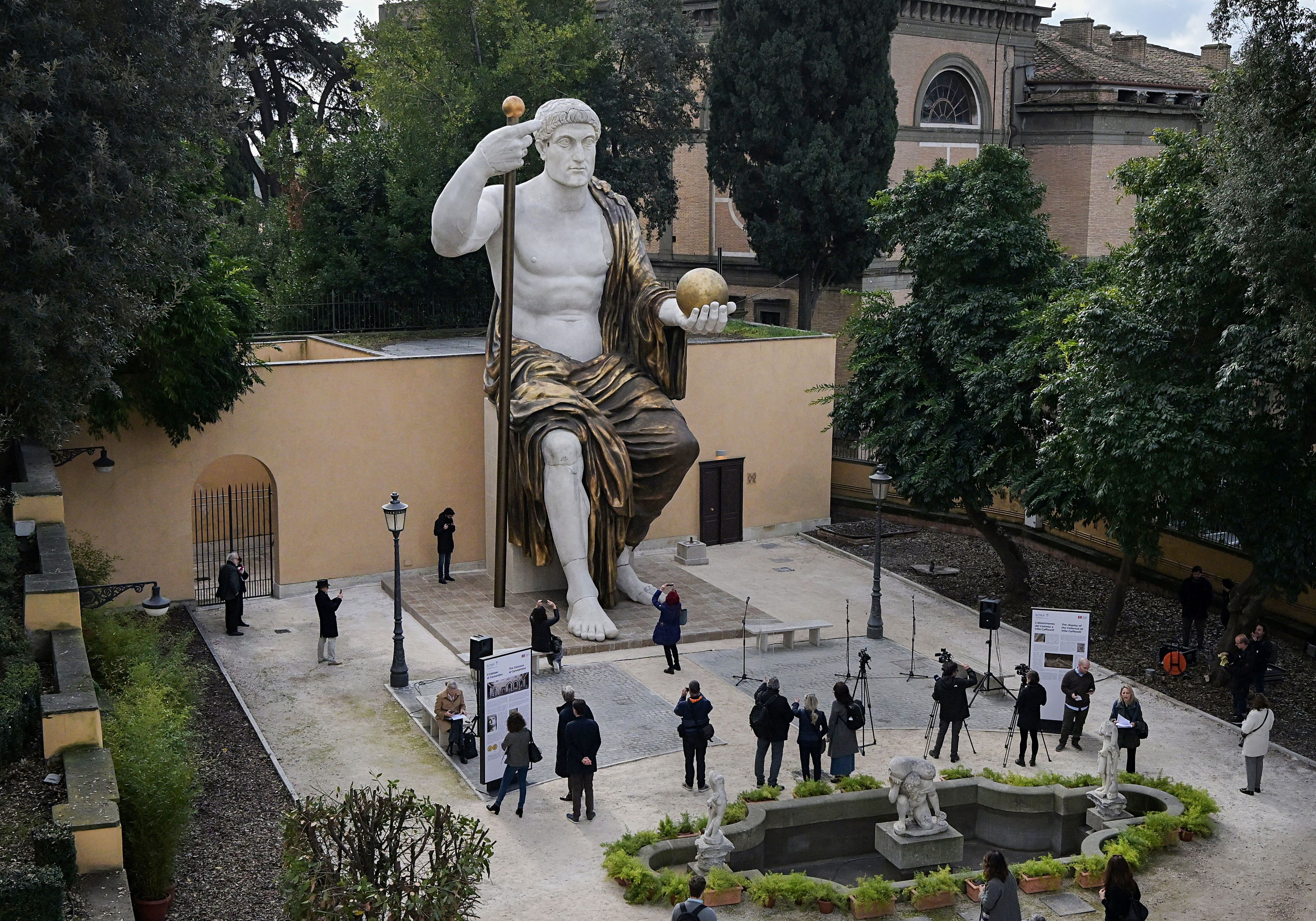 La statue colossale de  Constantin est de retour