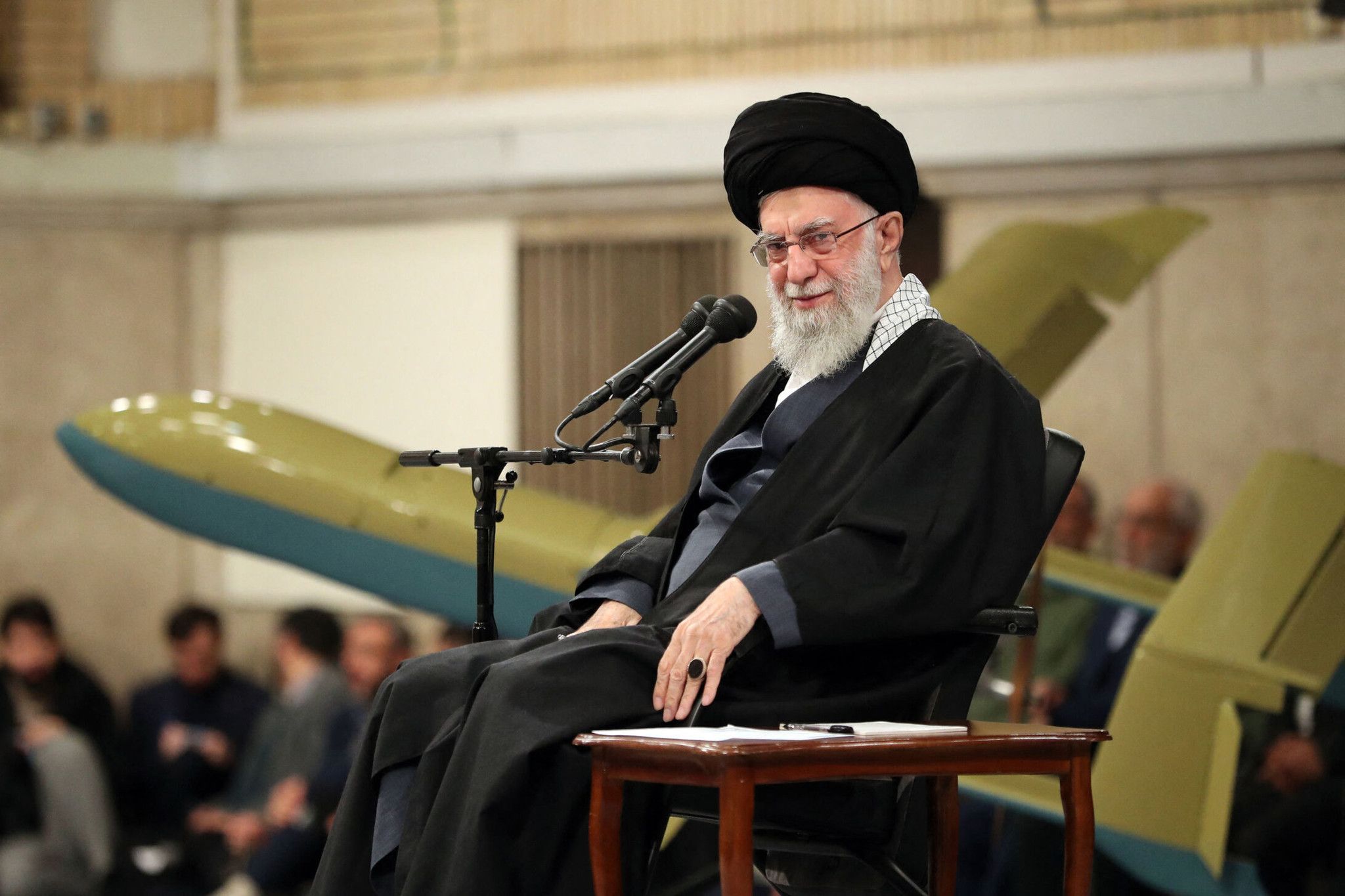 L'ayatollah Ali Khamenei banni de Facebook et Instagram