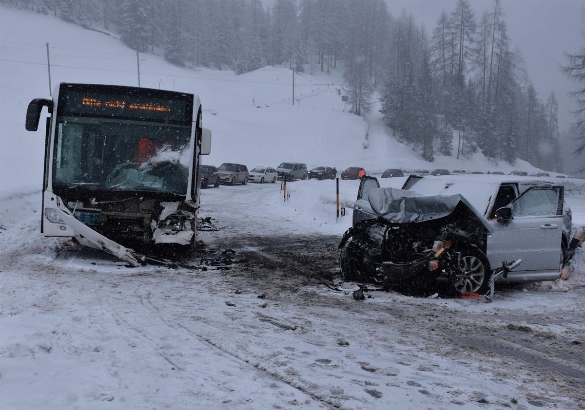 Six personnes blessées lors d'une collision frontale à Davos