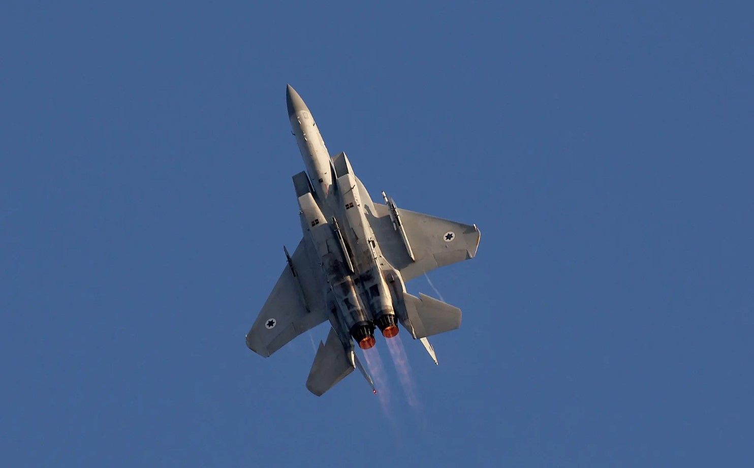 L'armée israélienne annonce avoir lancé des raids aériens sur le Liban