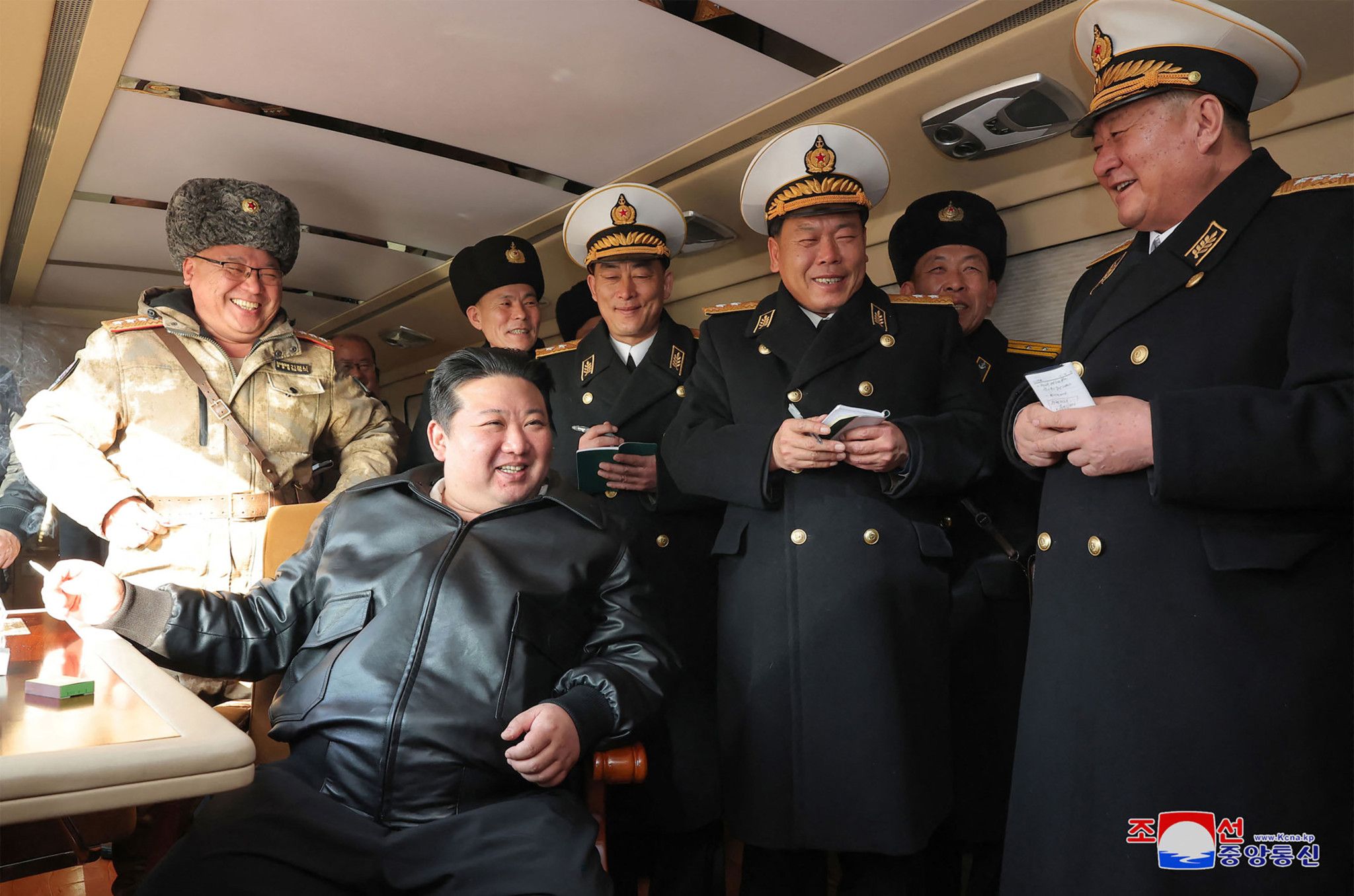 Kim supervise un tir de missile pour renforcer les frontières maritimes