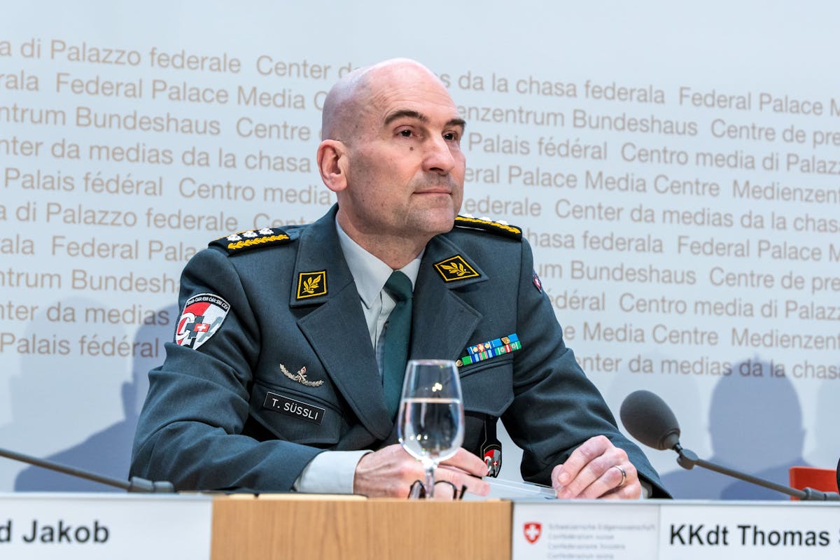 Zuvor hatte Armeechef Thomas Süssli von einem «Liquiditätsengpass» und verschobenen Zahlungen gesprochen.