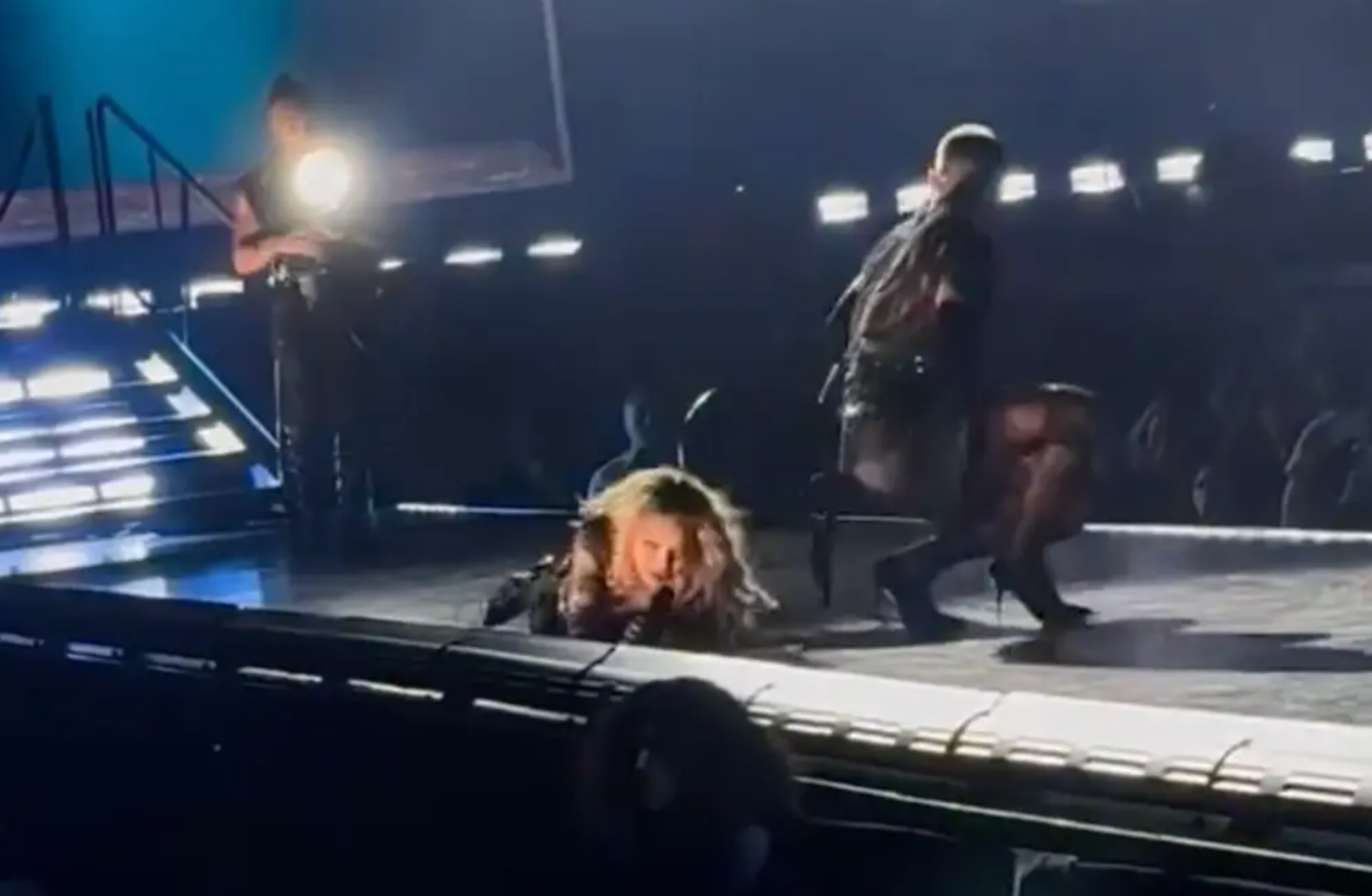Madonna tombe (encore une fois) en pleine performance