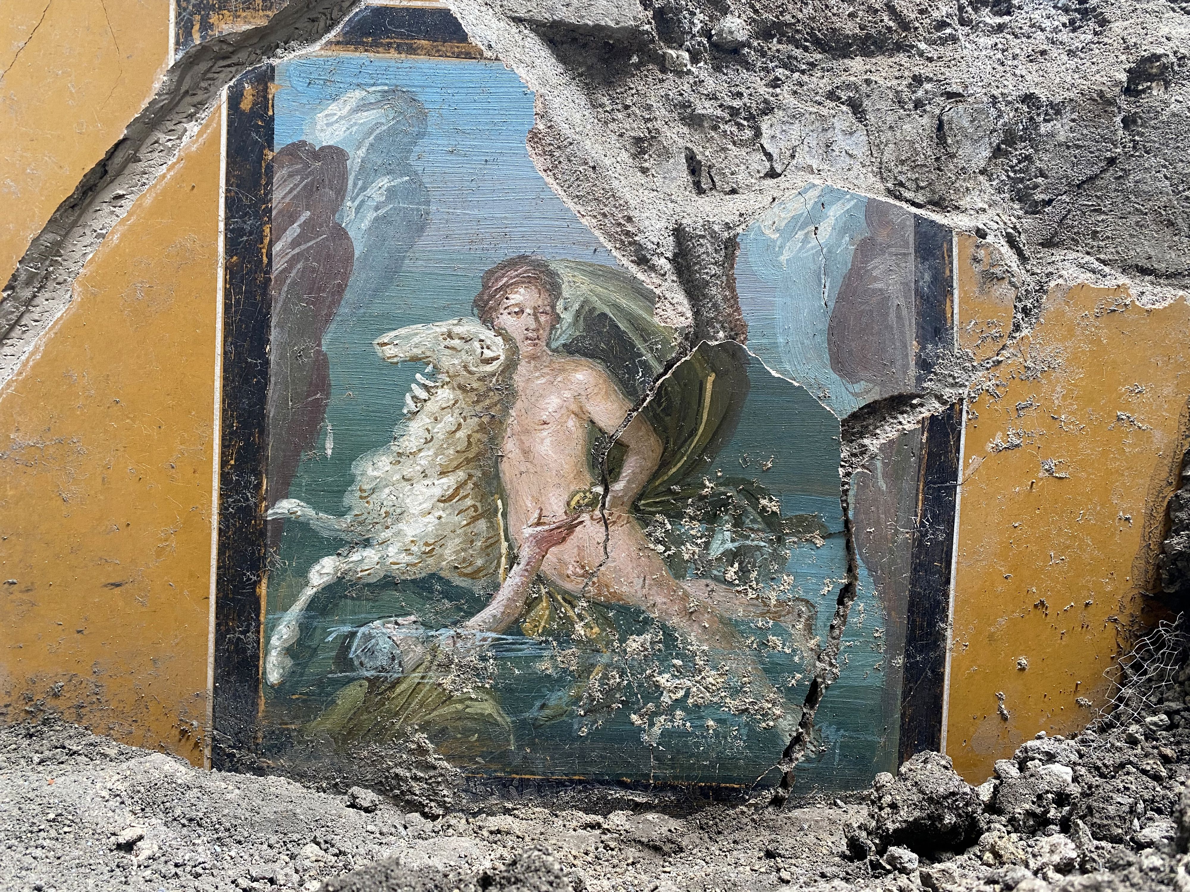 De splendides fresques découvertes lors de fouilles à Pompéi