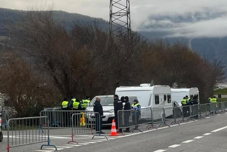 Les gens du voyage bloqués par la police à l'entrée de Lausanne