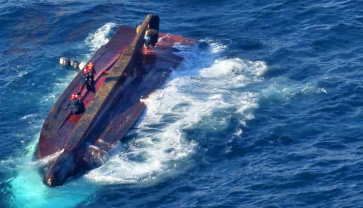 Six disparus après le chavirement d'un bateau de pêche