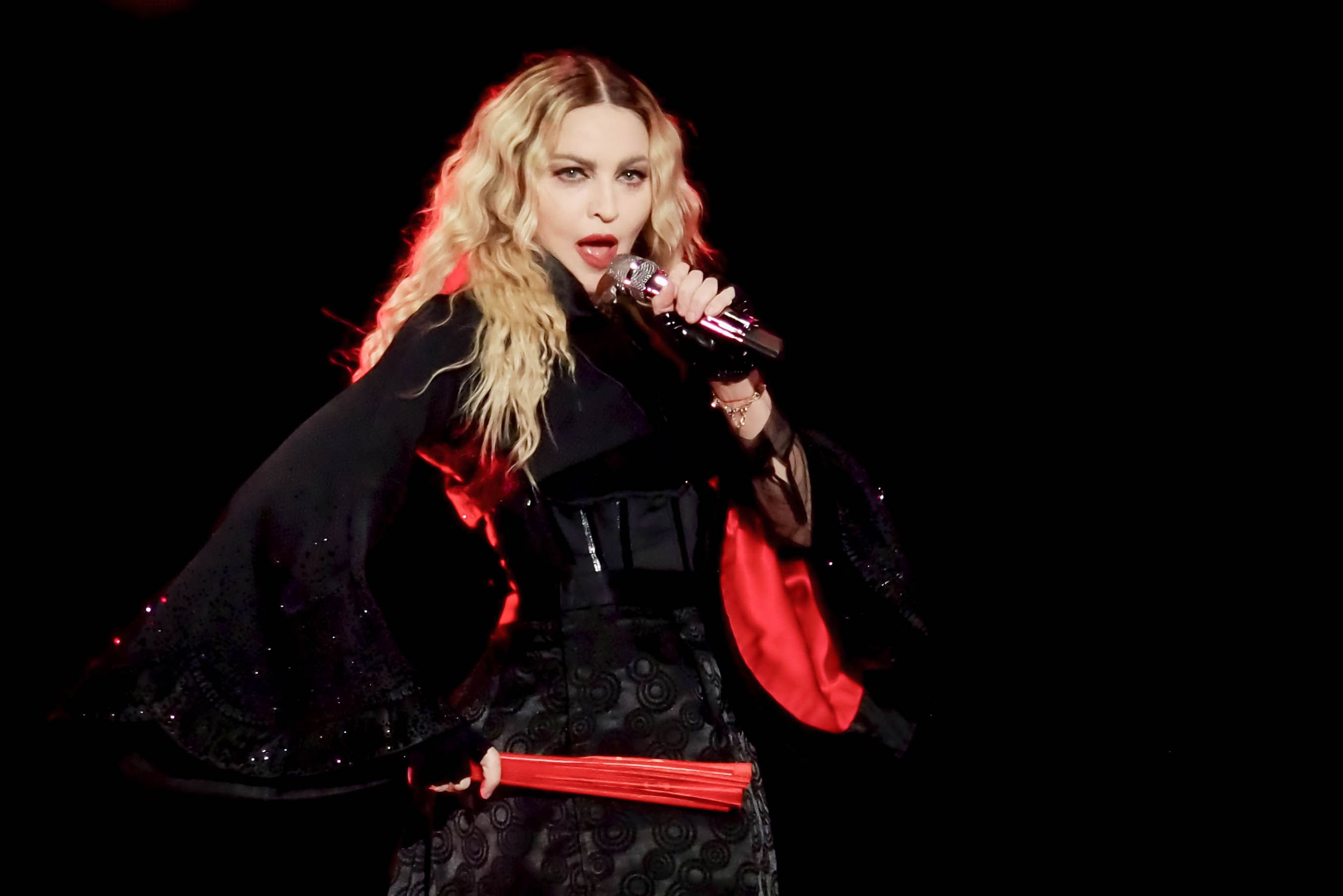 En plein show, Madonna demande à une personne en fauteuil roulant de se lever