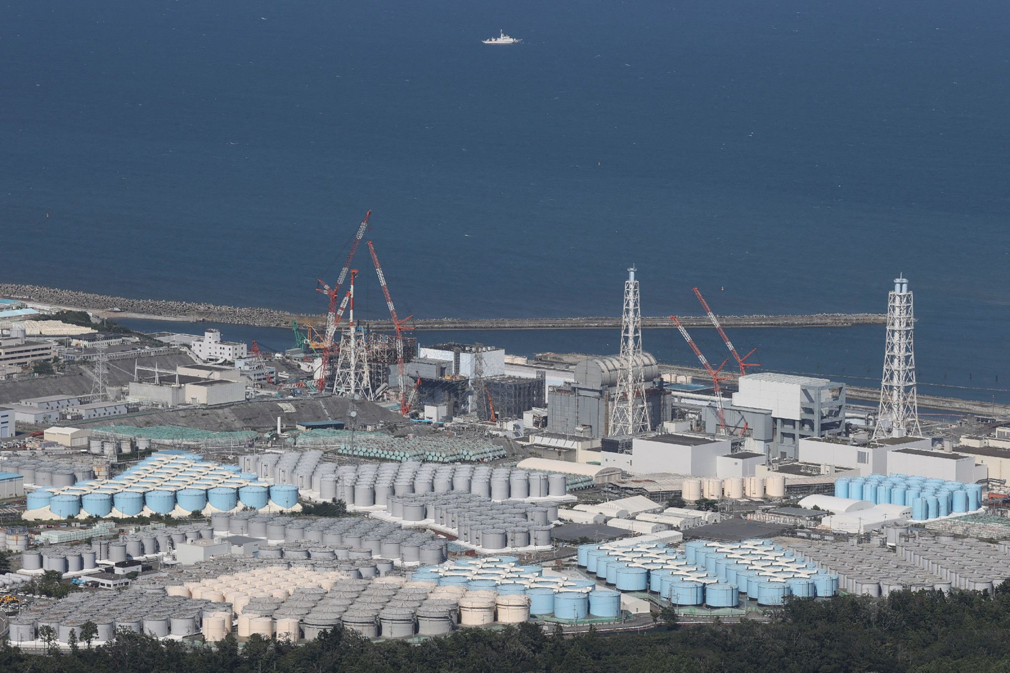 Le rejet en mer d'eau de Fukushima suspendu après un séisme