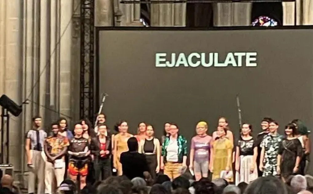 La cathédrale de Lausanne n'est pas un lieu où chanter Ejaculate