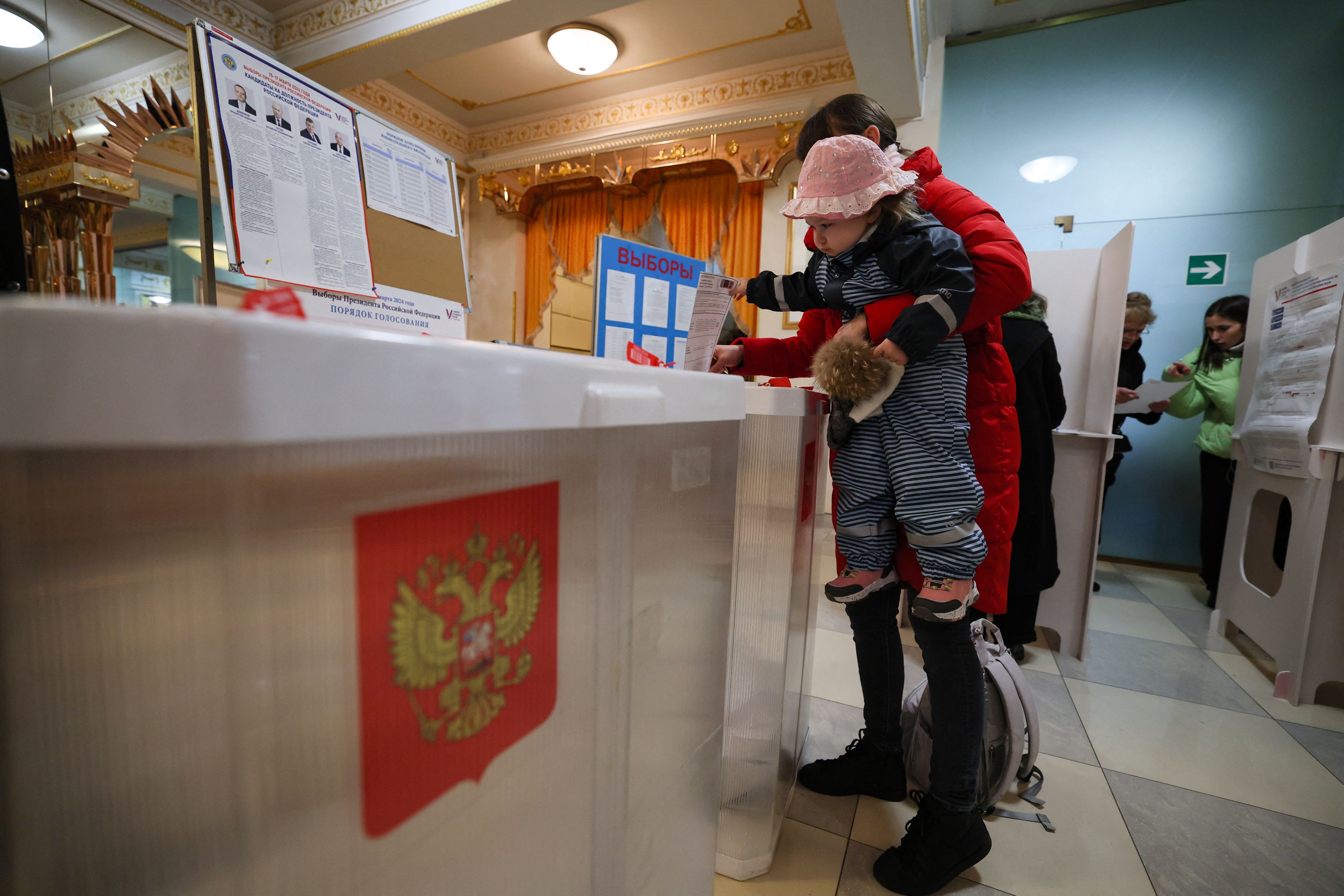 Les anti Poutine sont allés voter à midi