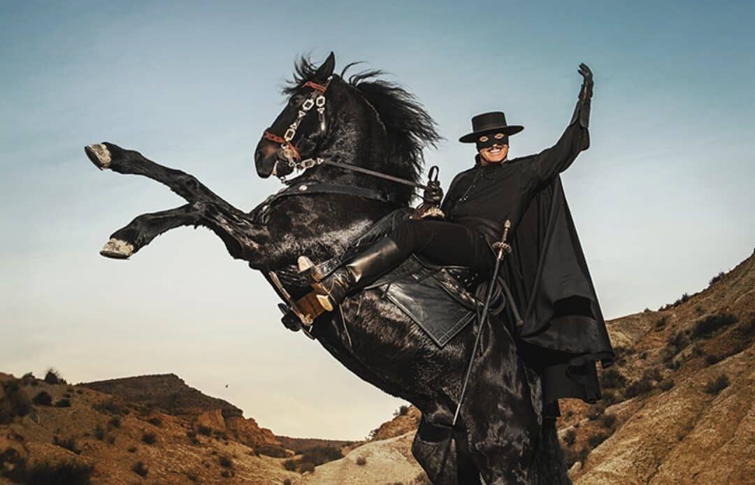«Zorro»: première image de Jean Dujardin en costume