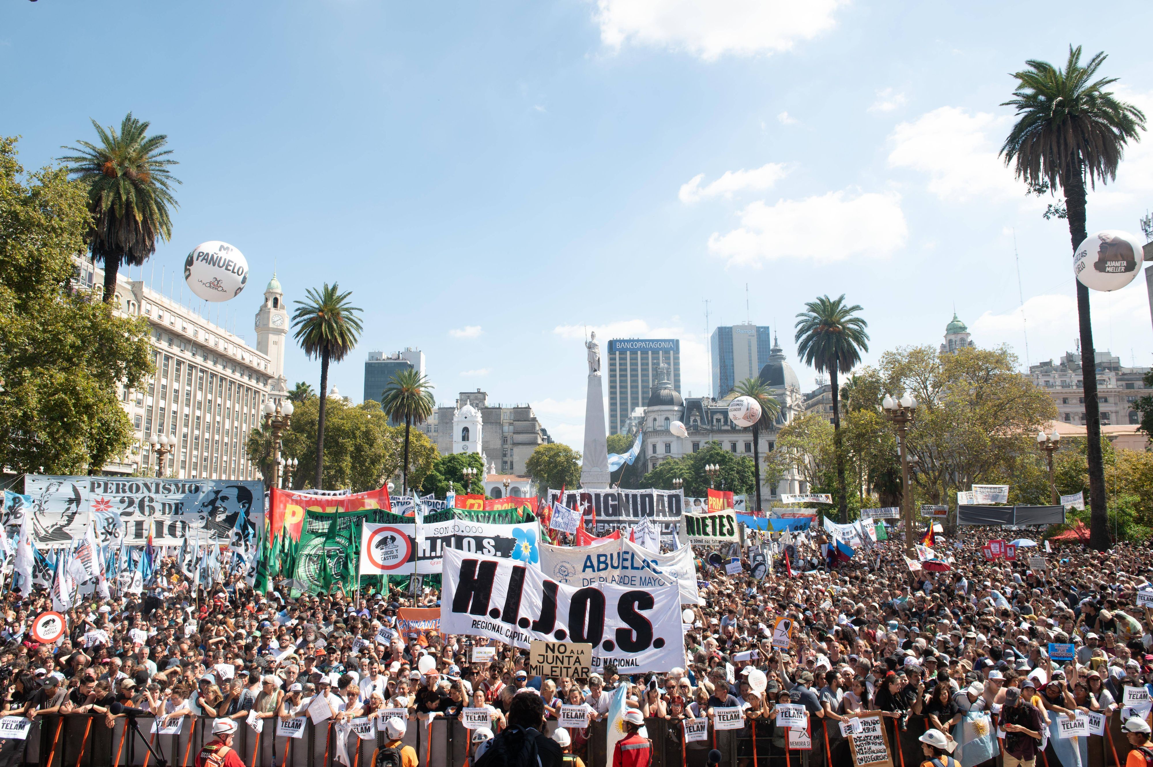Marche massive pour la mémoire de la dictature, Milei revisite