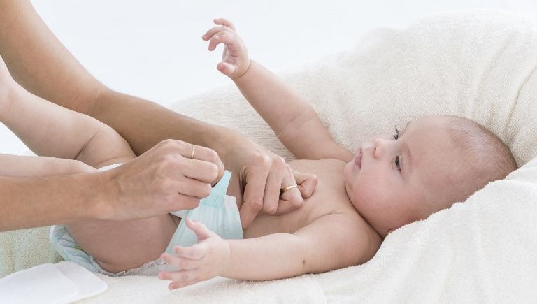 Effondrement de la natalité au Japon: un fabricant arrête les couches pour bébés