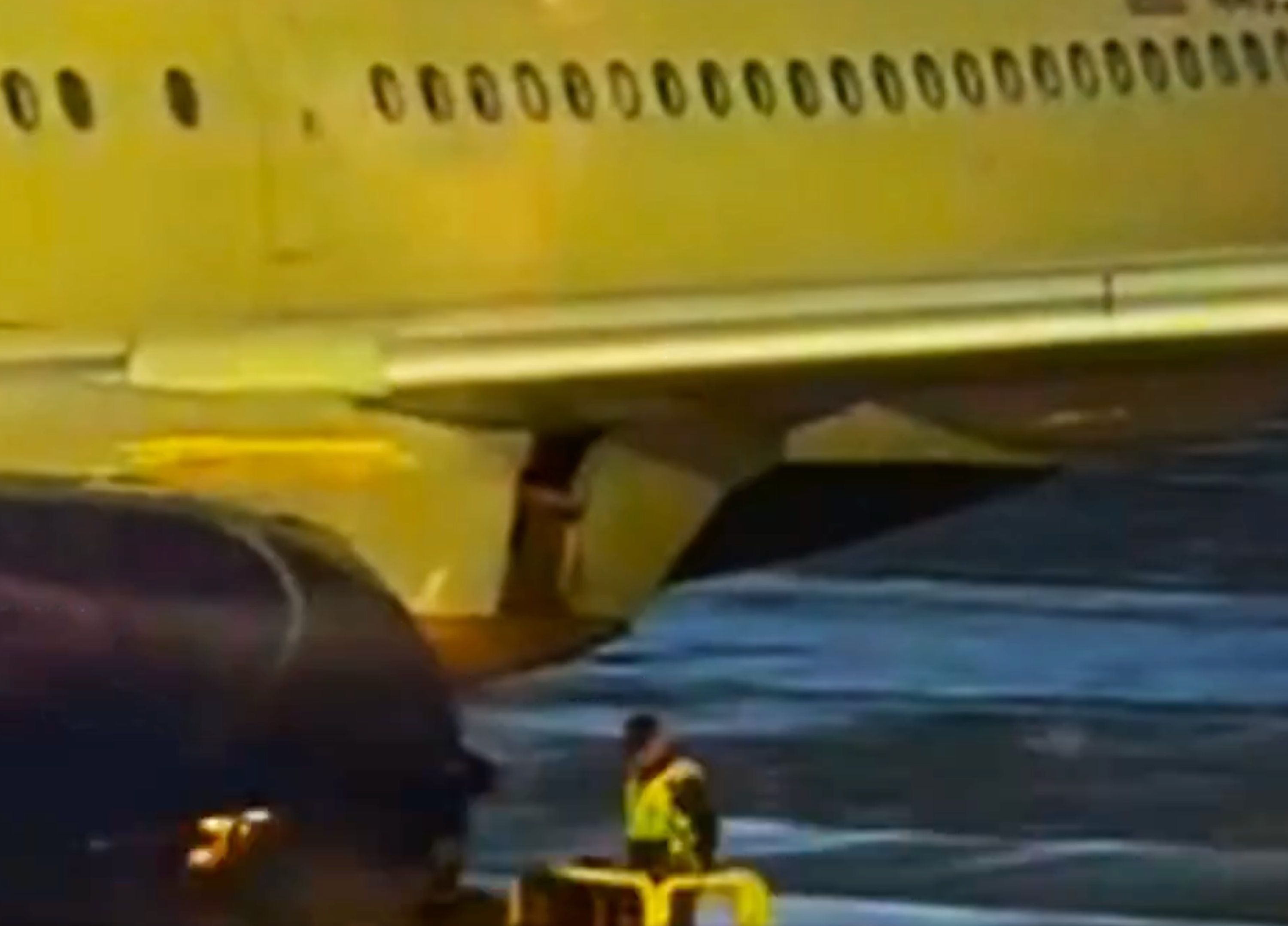 Diesmal Panne bei Airbus - Flugzeug verliert Verkleidung