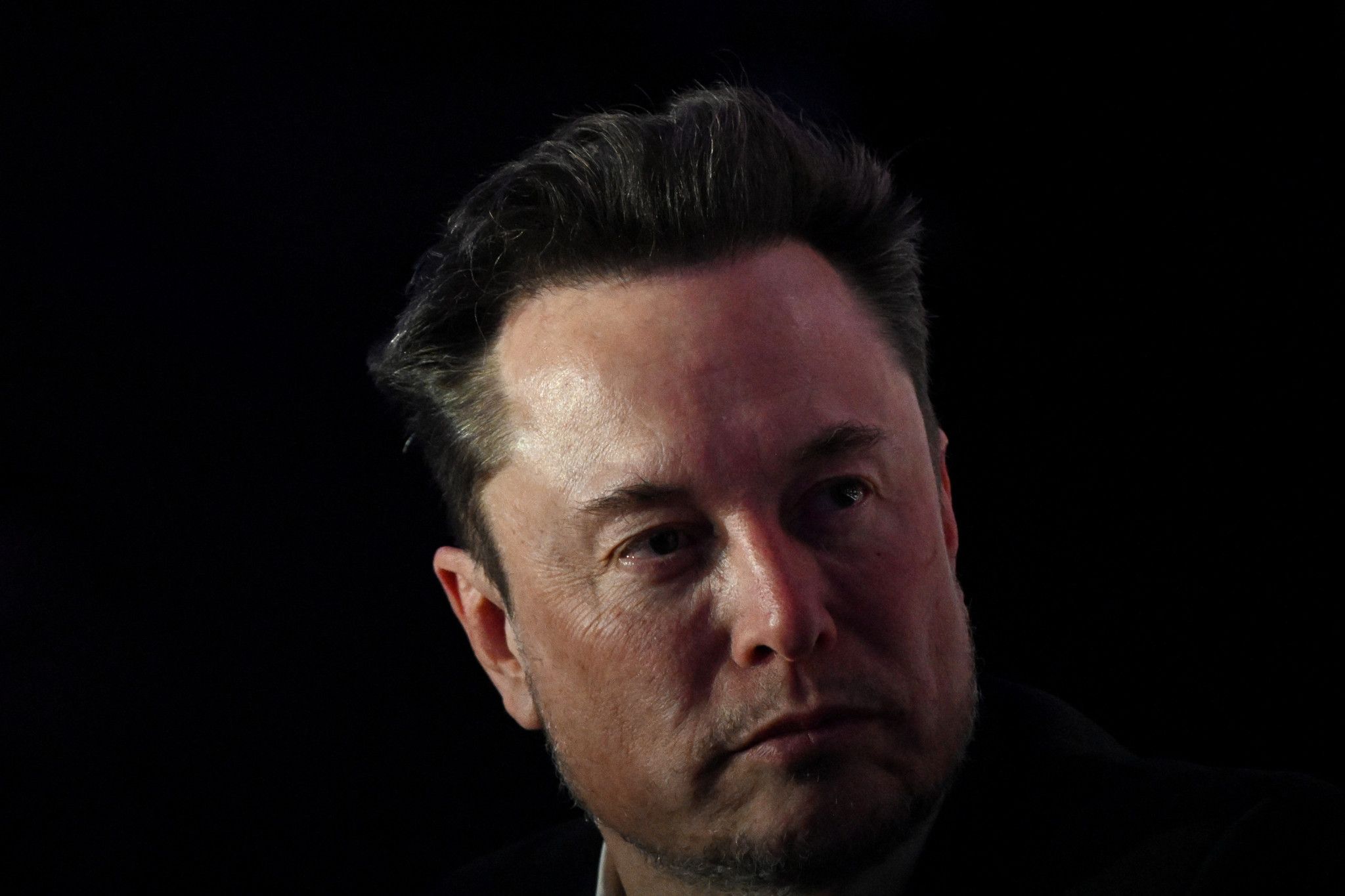 Elon Musk met au défi un juge qu'il accuse de «censure»
