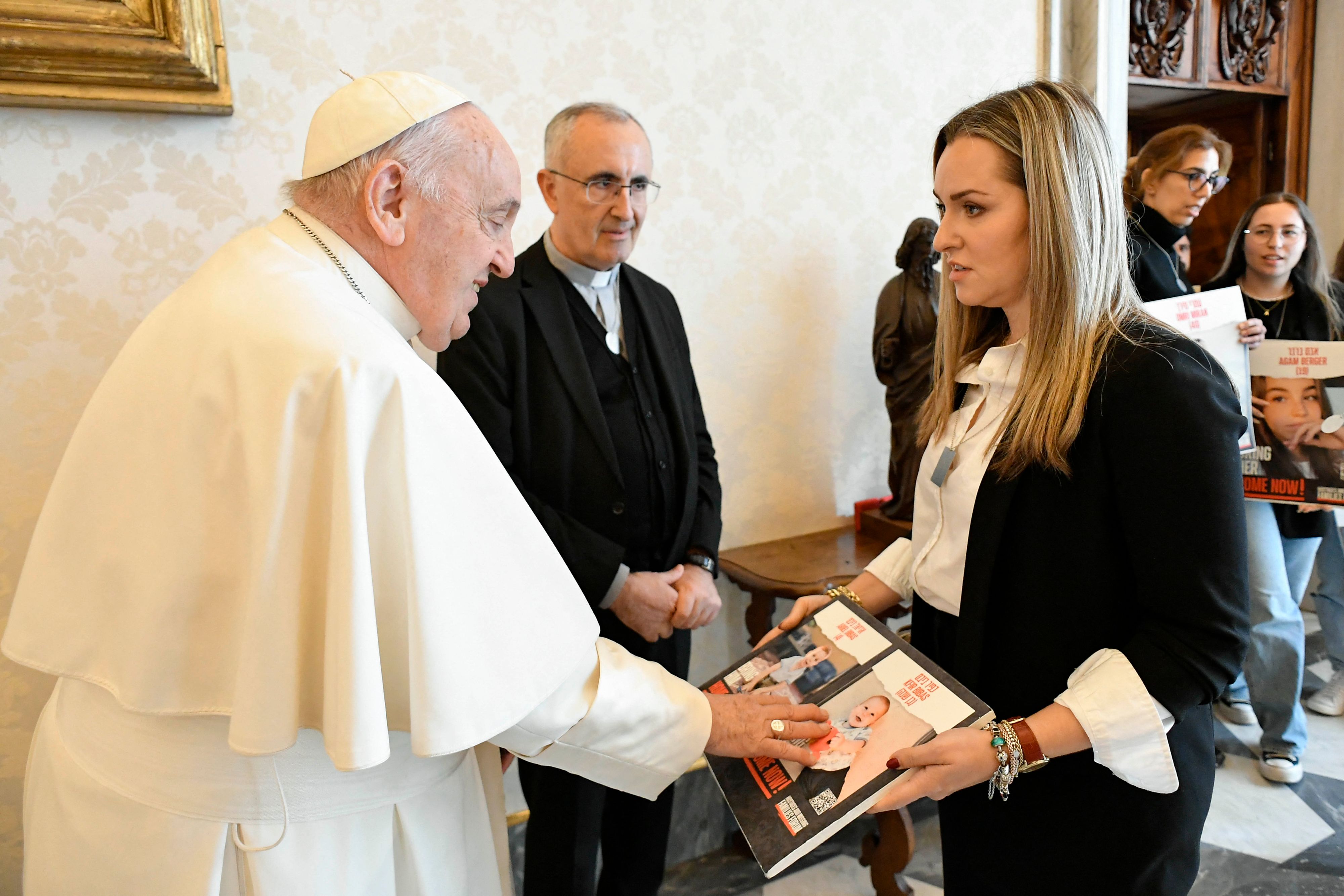 Le pape rencontre des familles d'otages israéliens