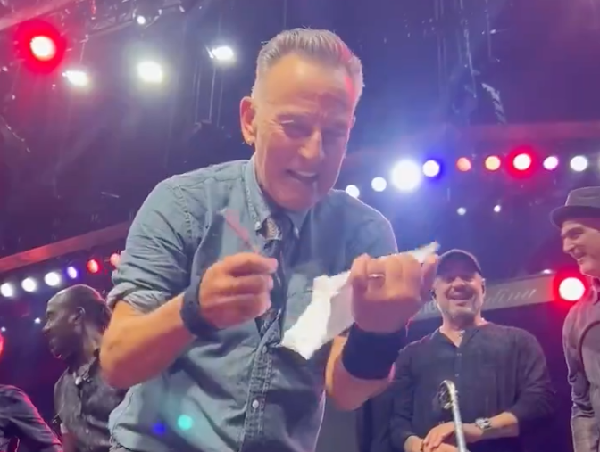 Bruce Springsteen signe un mot d'excuse à une jeune fan