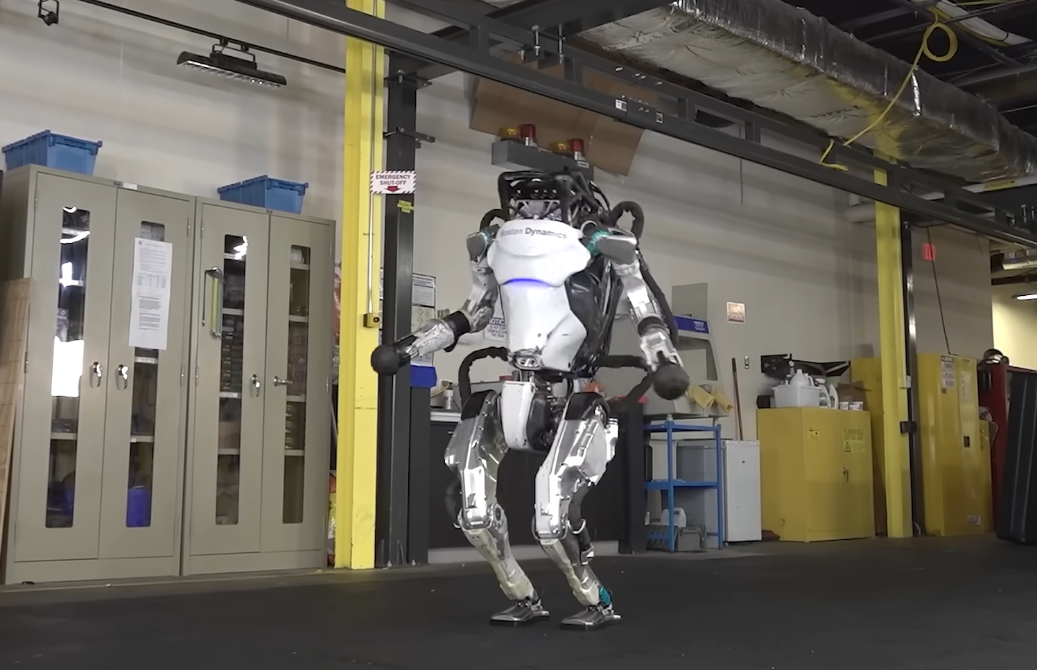 Le robot Atlas prend sa retraite avec un bêtisier