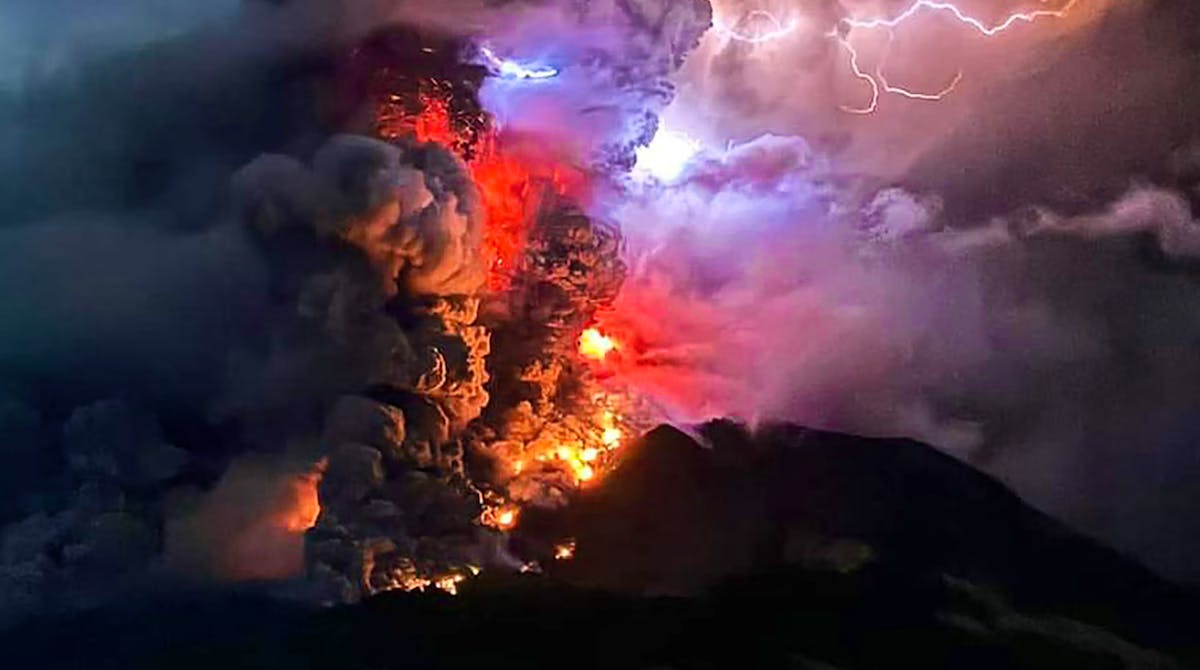 Les services de secours sont mobilisés jeudi en Indonésie pour évacuer plusieurs milliers de personnes menacées par le volcan Ruang en éruption.