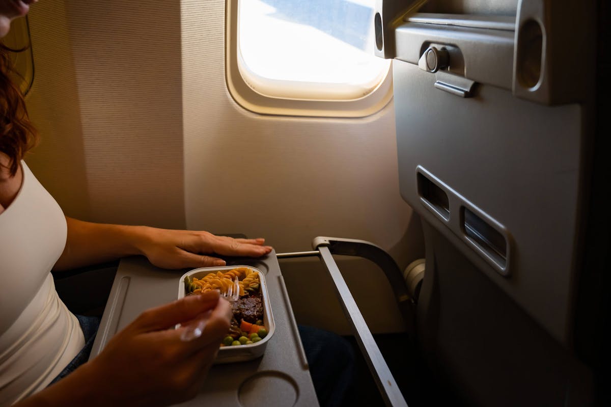 Il faut surveiller son alimentation tout particulièrement avant et pendant le vol.