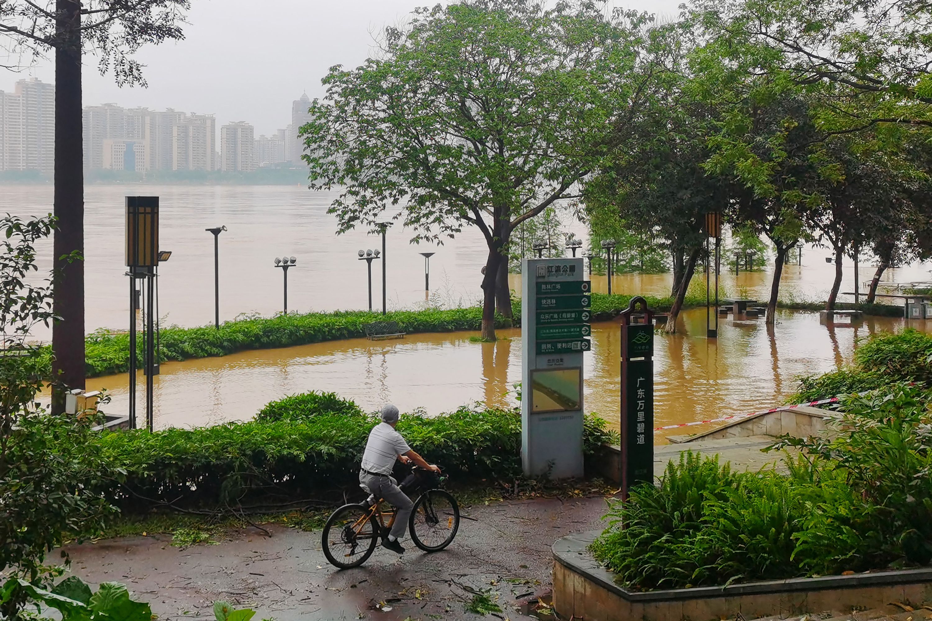 Le sud de la Chine touché par des pluies torrentielles