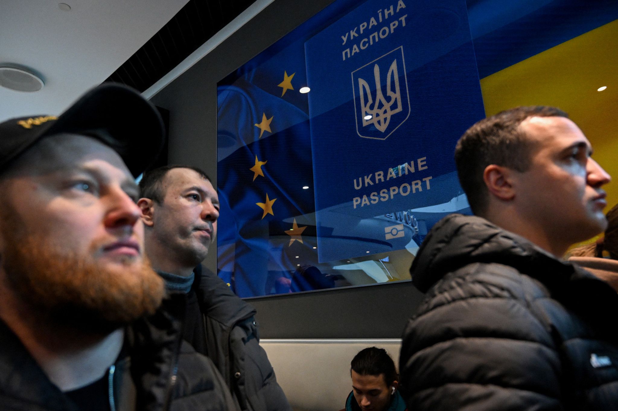 Plus de passeport à l'étranger pour les Ukrainiens de 18 à 60 ans