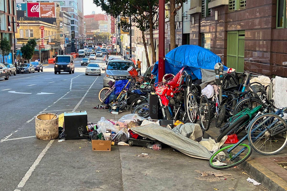 Der Tenderloin District in San Francisco ist berühmt-berüchtigt. Dort hat sich über die Jahre eine grosse Drogen- und Obdachlosen-Szene gebildet. Es wird vermutet, dass Mint hier verschwunden ist.
