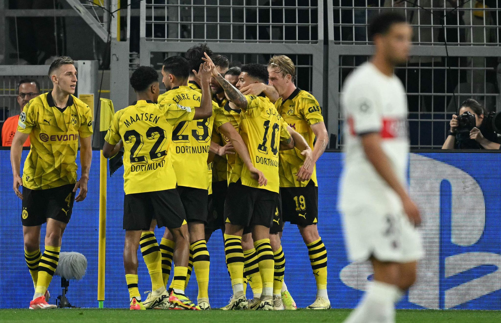 Dortmund bat le PSG et prend une petite option sur la finale