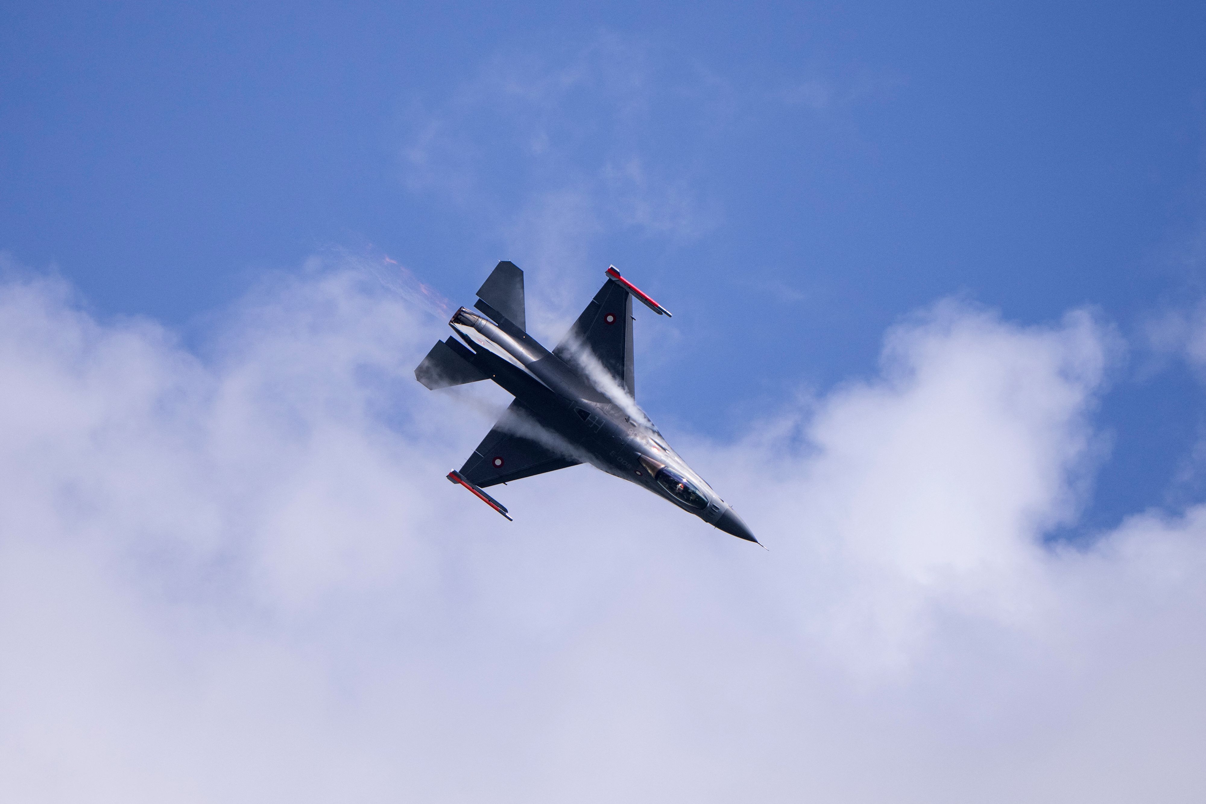 Un F-16 supersonique s'écrase dans un parc national