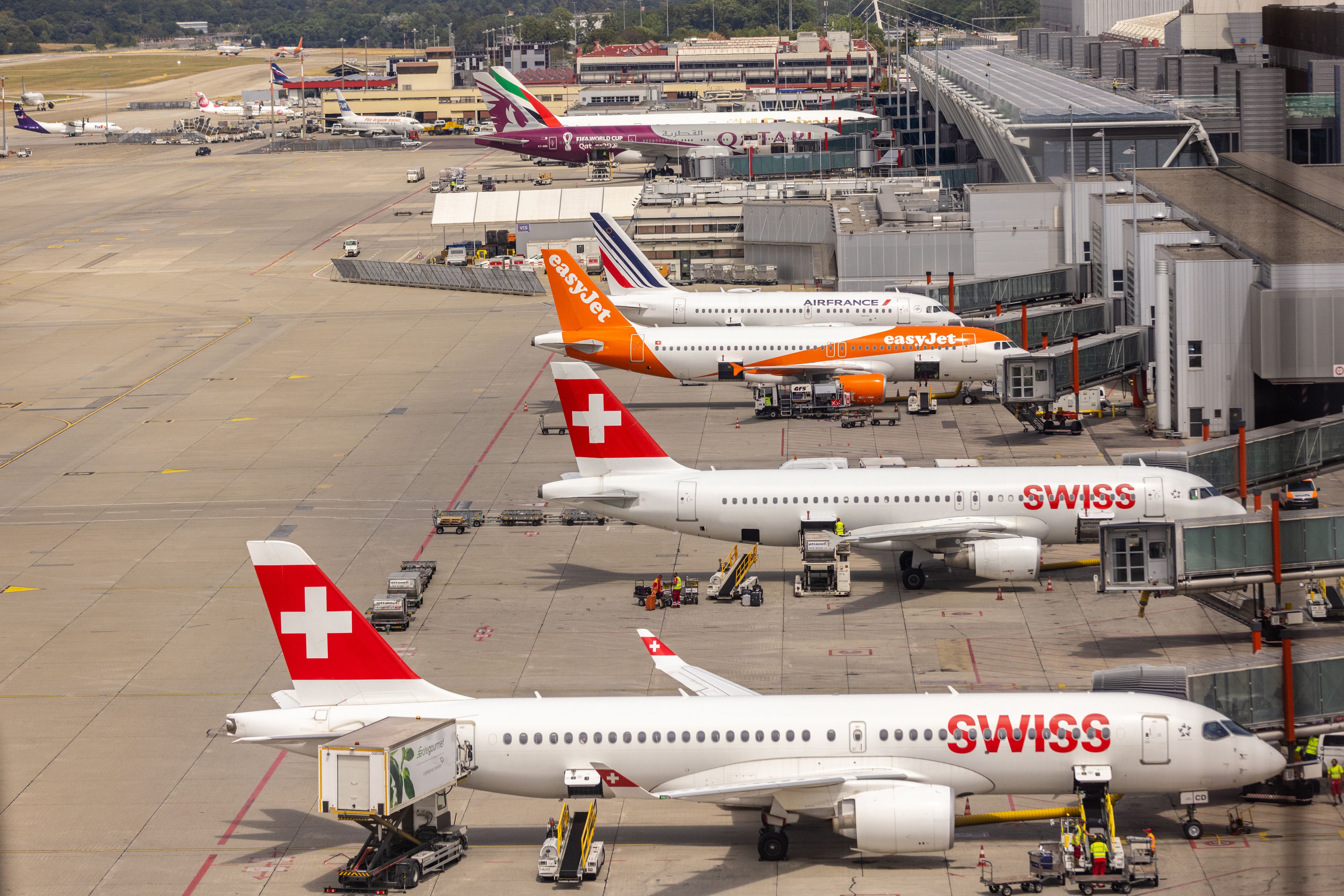 Lasers, drones et guerres ont mis à mal l'aviation suisse en 2023