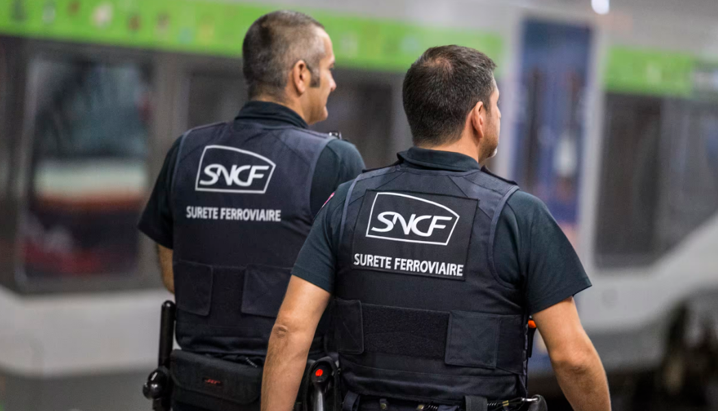 Paris: armé d'un hachoir, il attaque quatre agents de la Sûreté ferroviaire