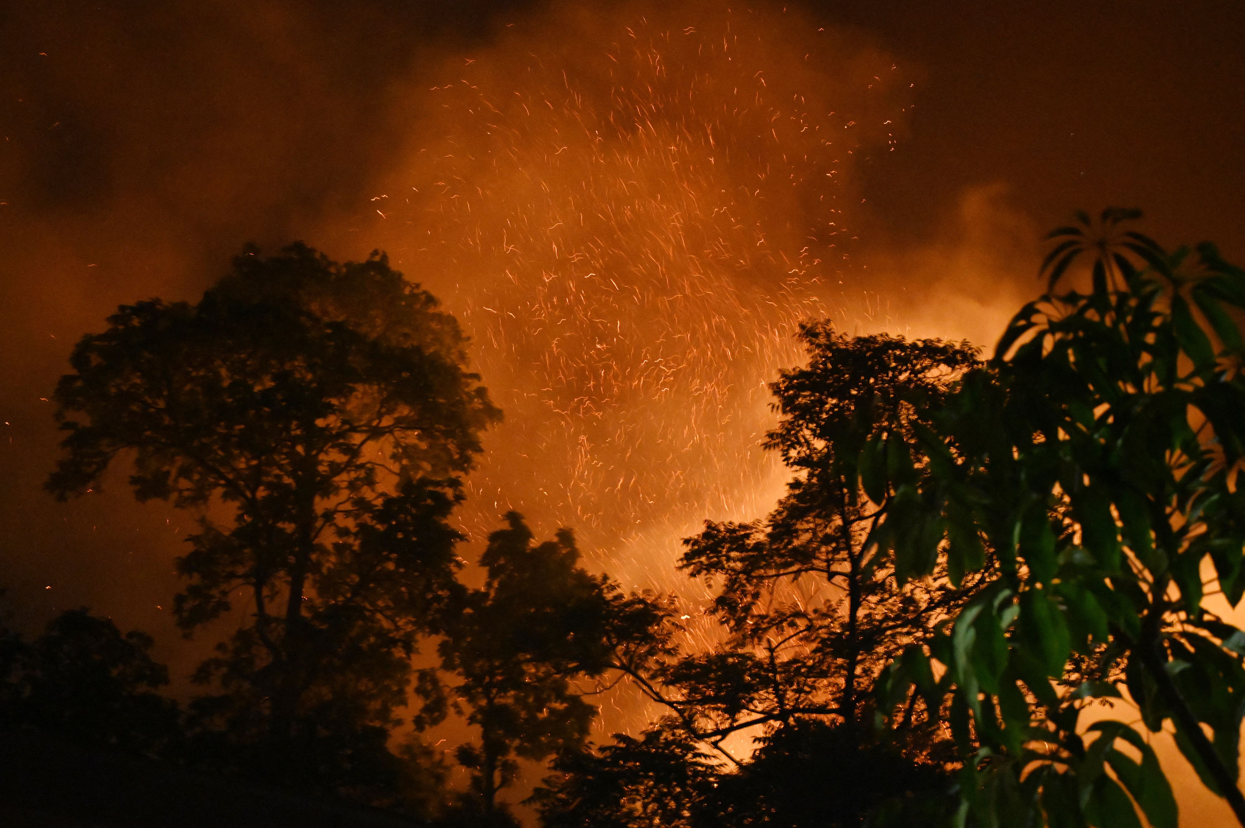 Trois morts dans les feux de forêts qui ravagent le pays