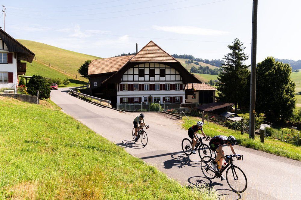 Accident de trois cyclistes au Tour de Berne