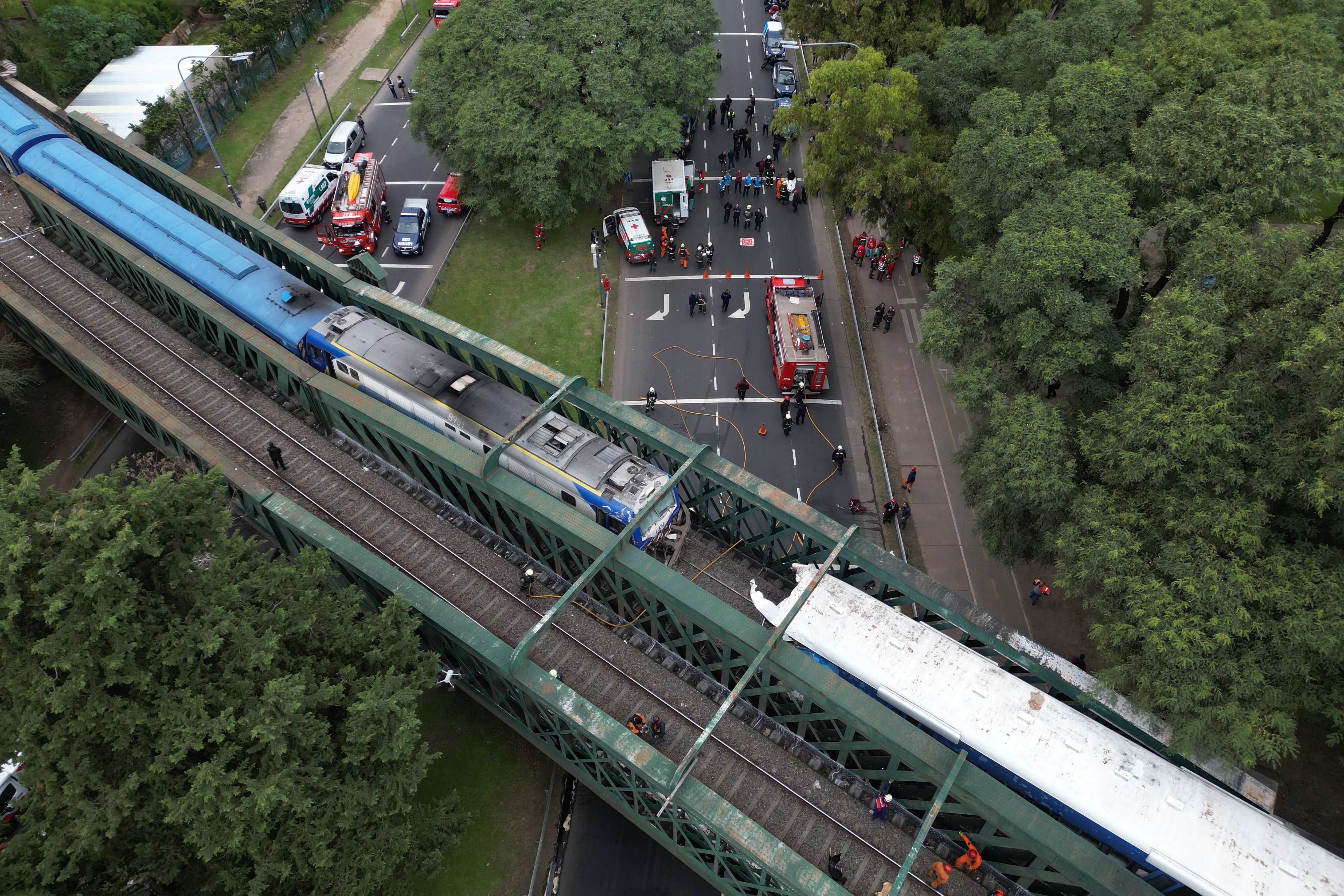 Deux trains se percutent à Buenos Aires: «Nous sommes vivants par miracle!»