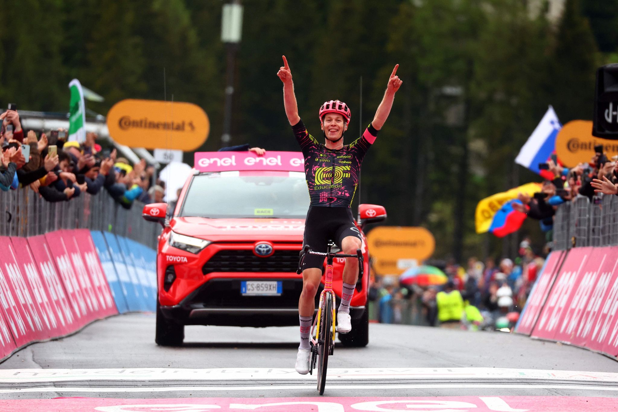 Steinhauser devance Pogacar dans la 17e étape du Giro
