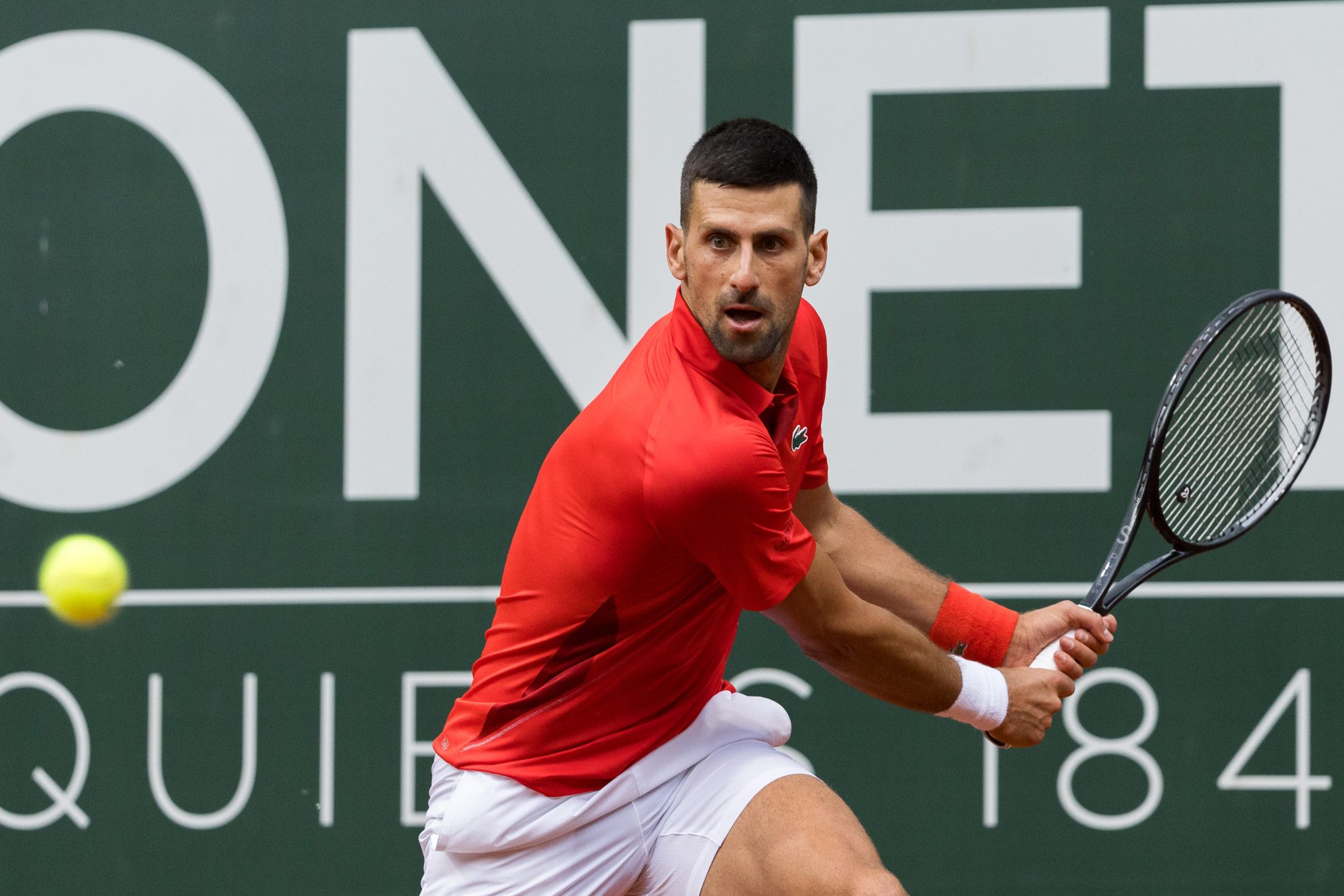 Novak Djokovic se hisse en demi-finales