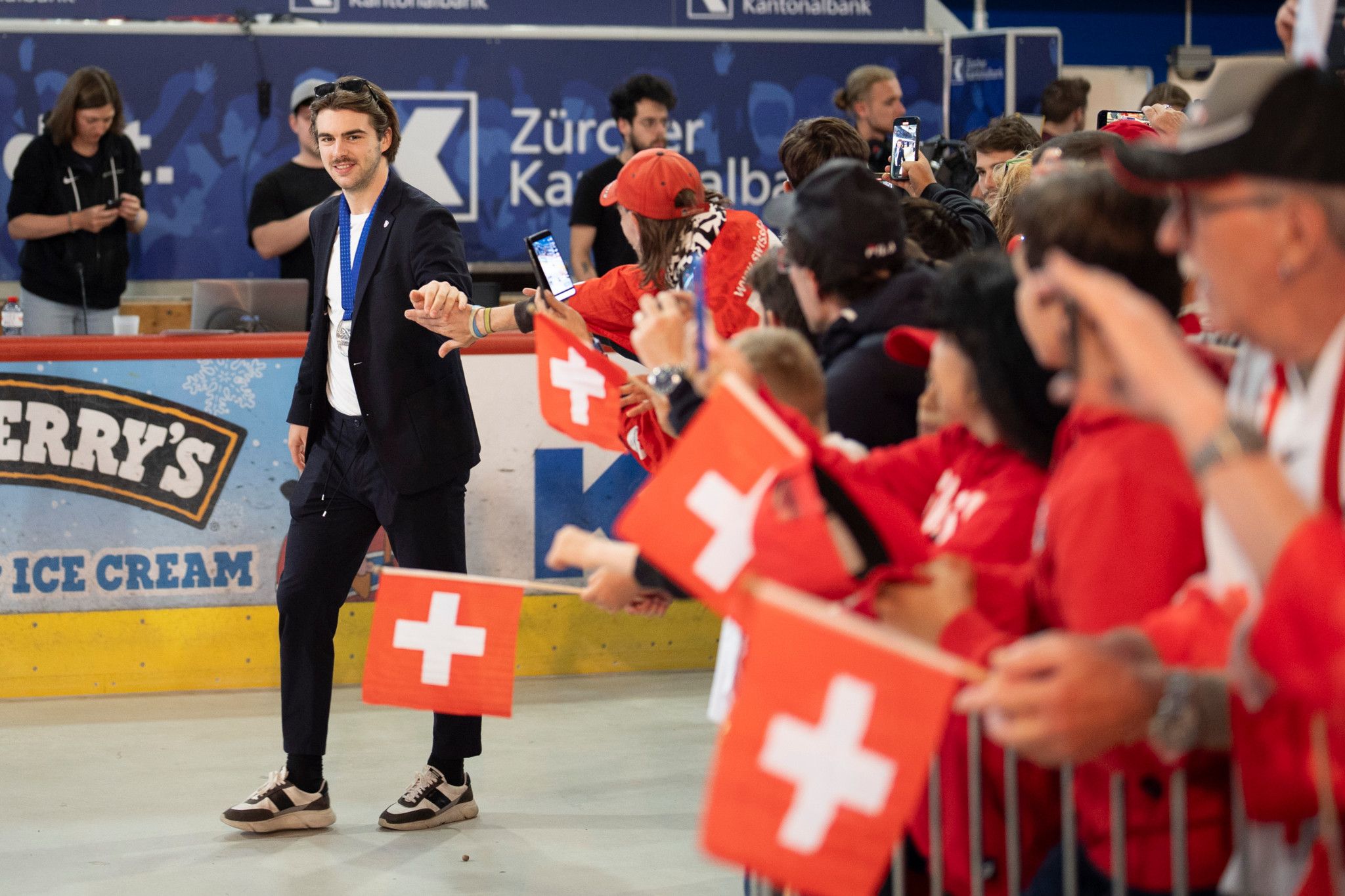 Les fans ont réservé un bel accueil aux médaillés suisses