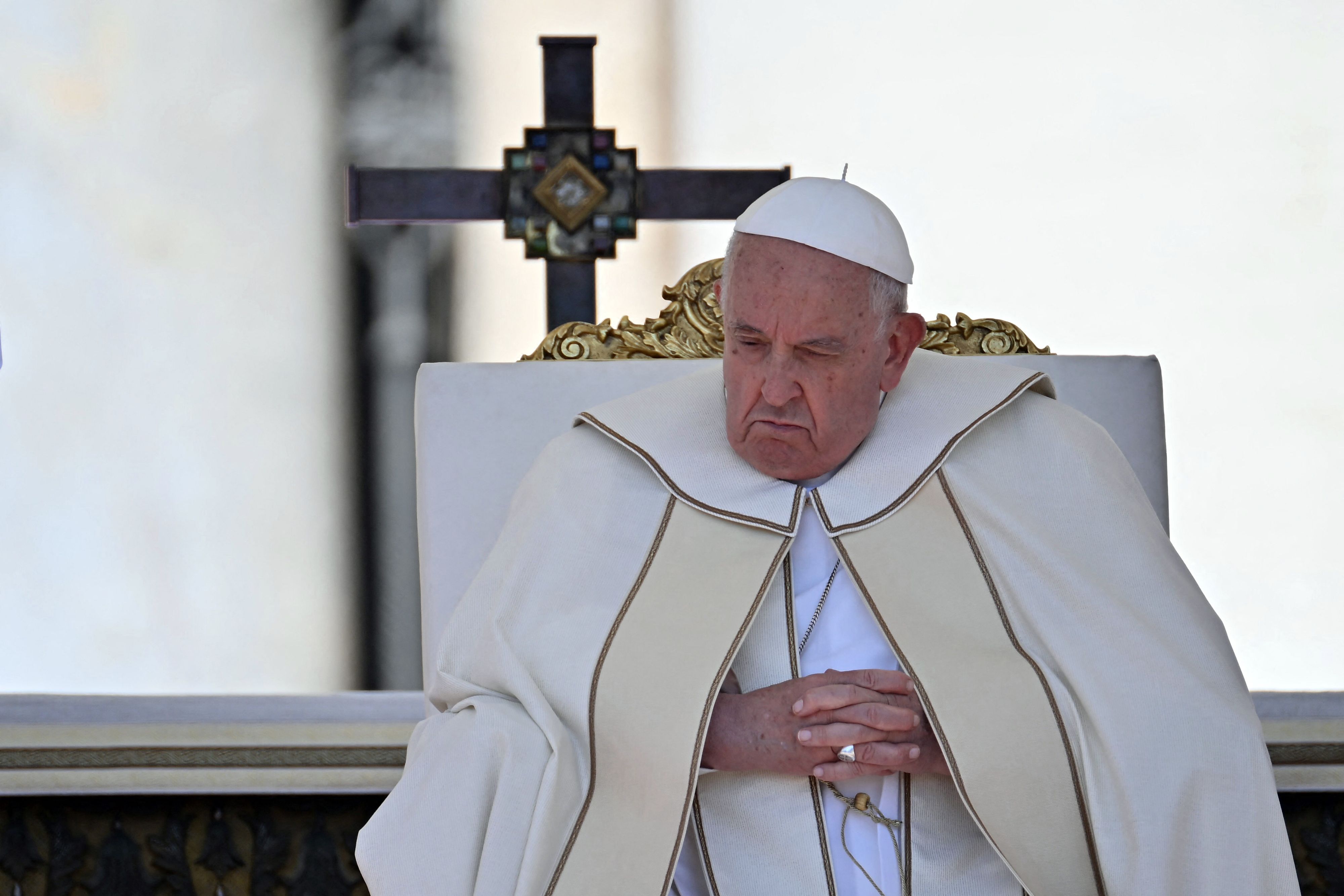 Le pape utilise «pédés» pour parler des homosexuels