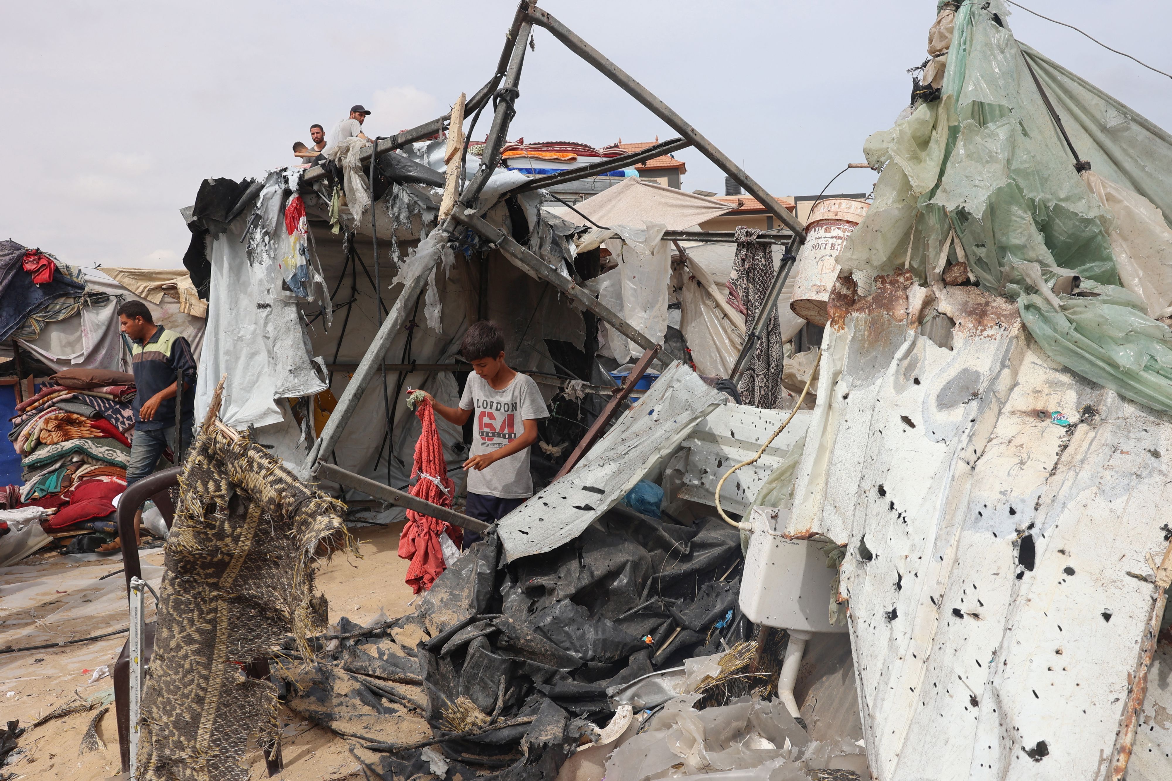 Une nouvelle frappe sur Rafah aurait fait 21 morts dans un camp