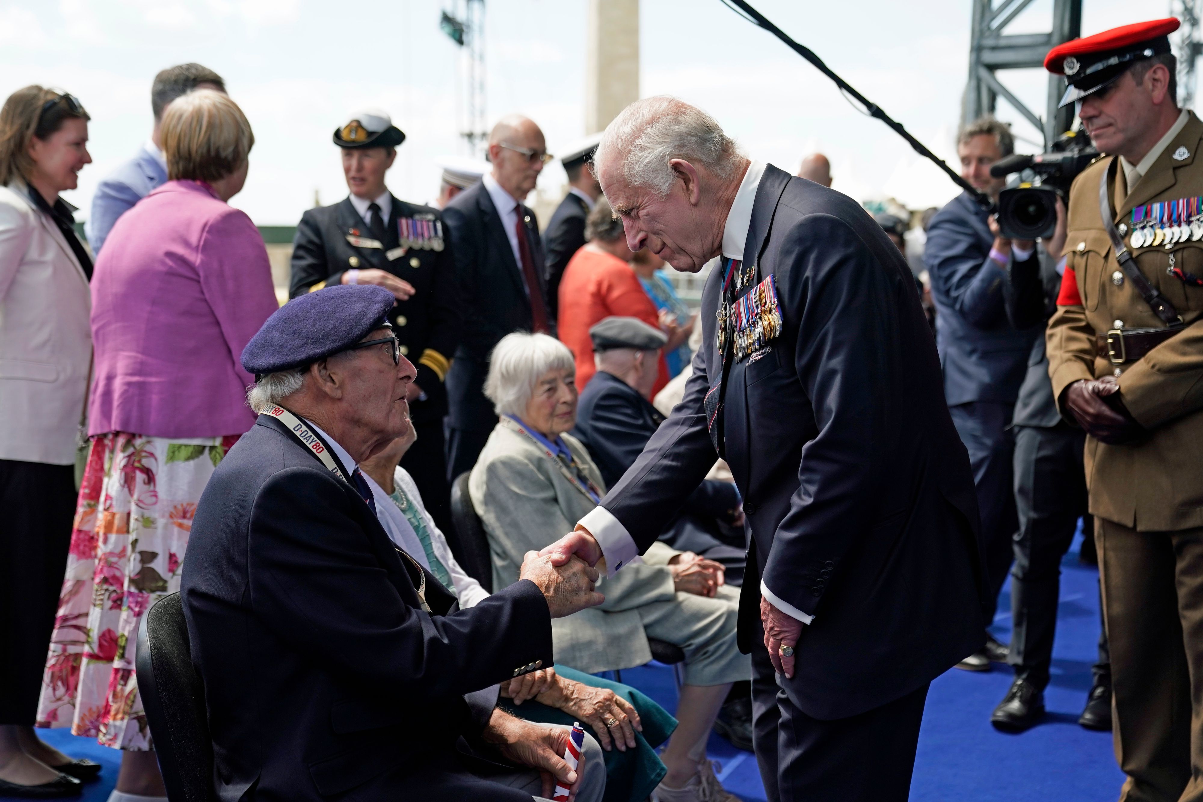 Charles III lance avec émotion les commémorations du D-Day en Angleterre