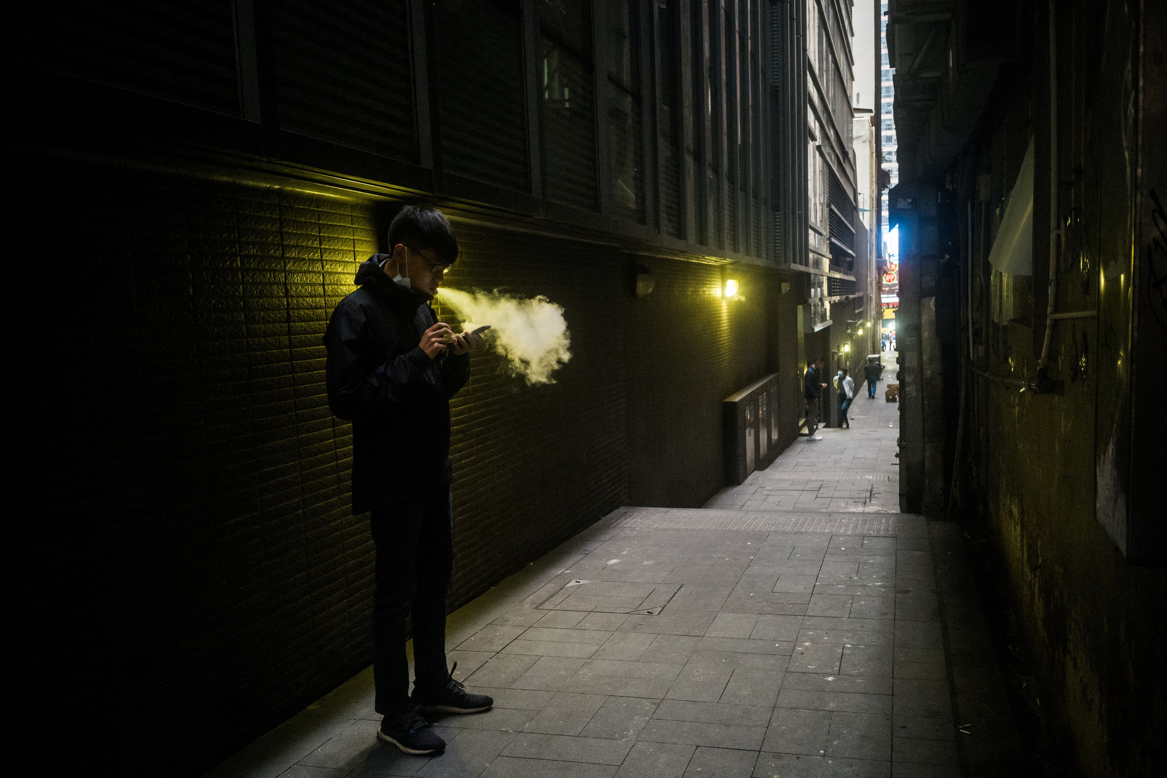 Hong Kong veut interdire la cigarette électronique