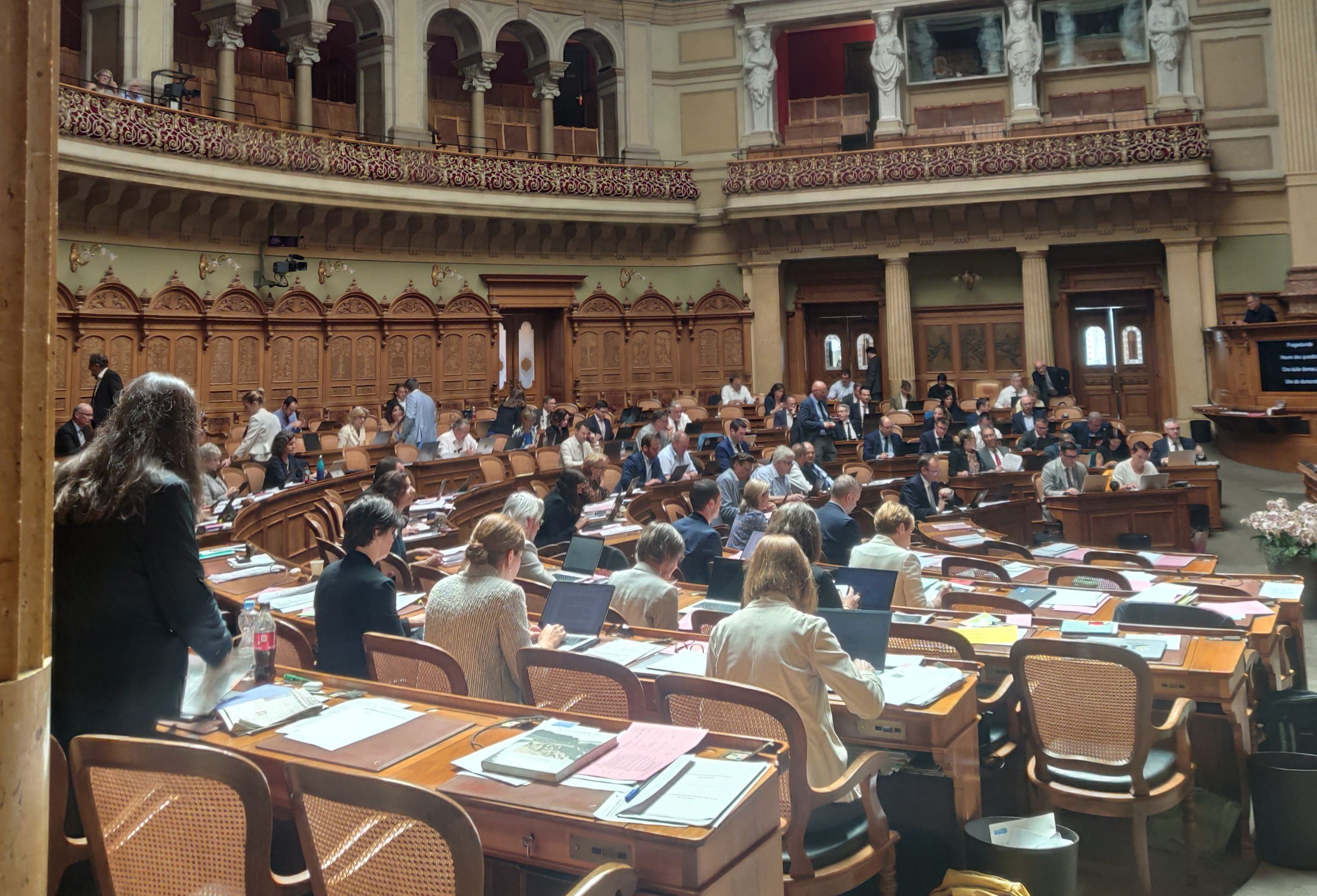 La dissolution de l'Assemblée nationale française vue de Suisse