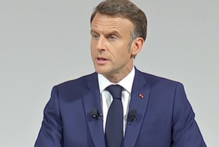 «Exclusion» et «antisémitisme»: Macron renvoie dos à dos les extrêmes