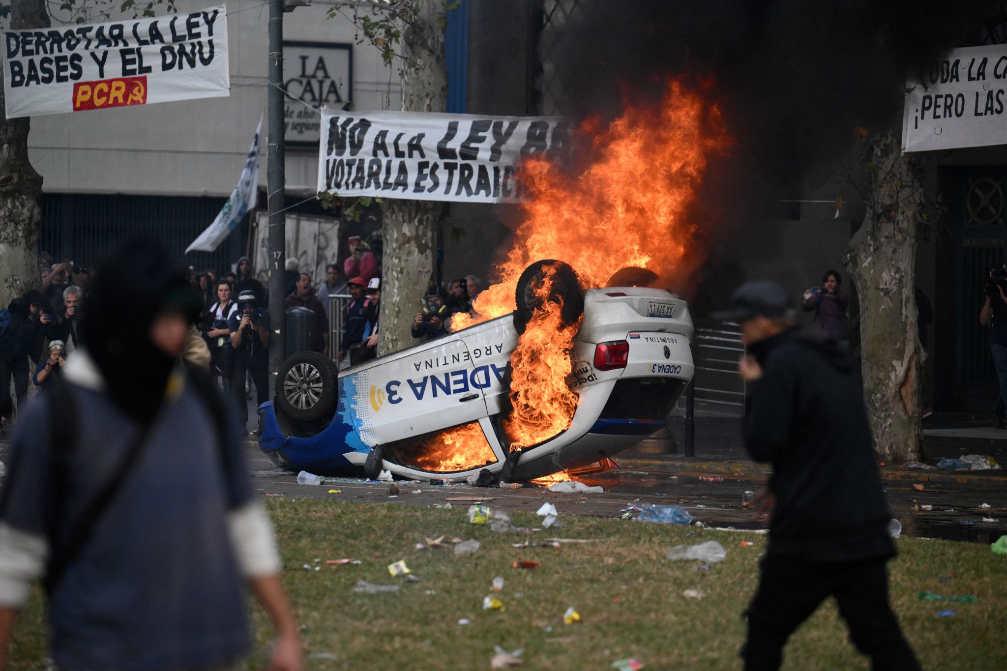 Échauffourées lors d'une manifestation anti-Milei à Buenos Aires