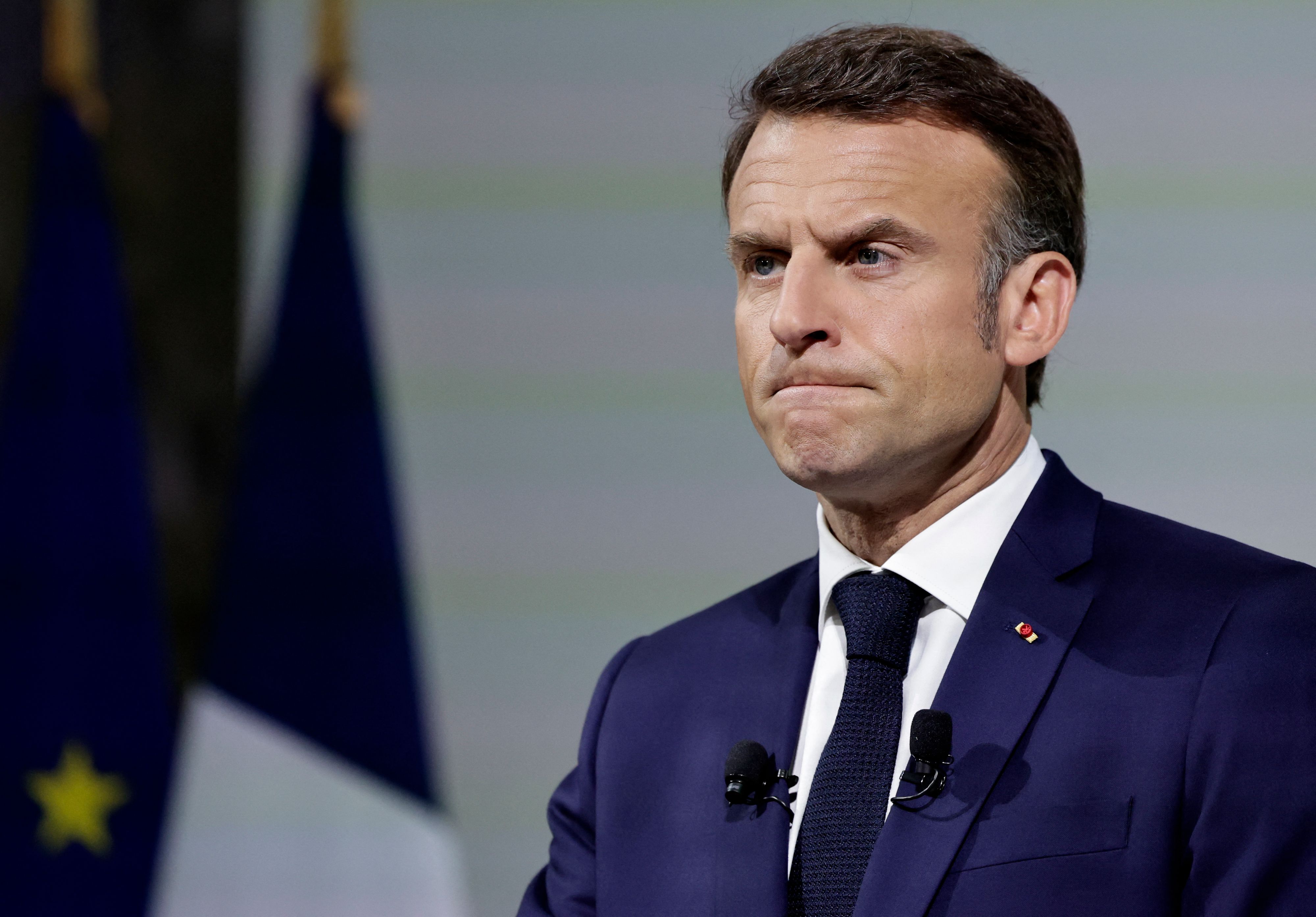 La gauche française unie: Mélenchon en embuscade
