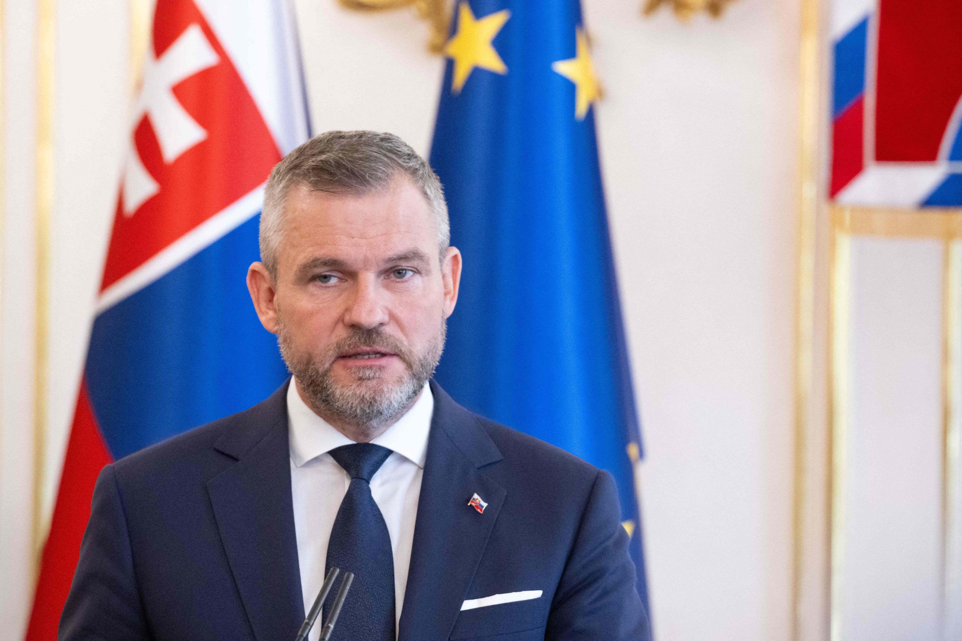 Le nouveau président slovaque promet de réunir le pays
